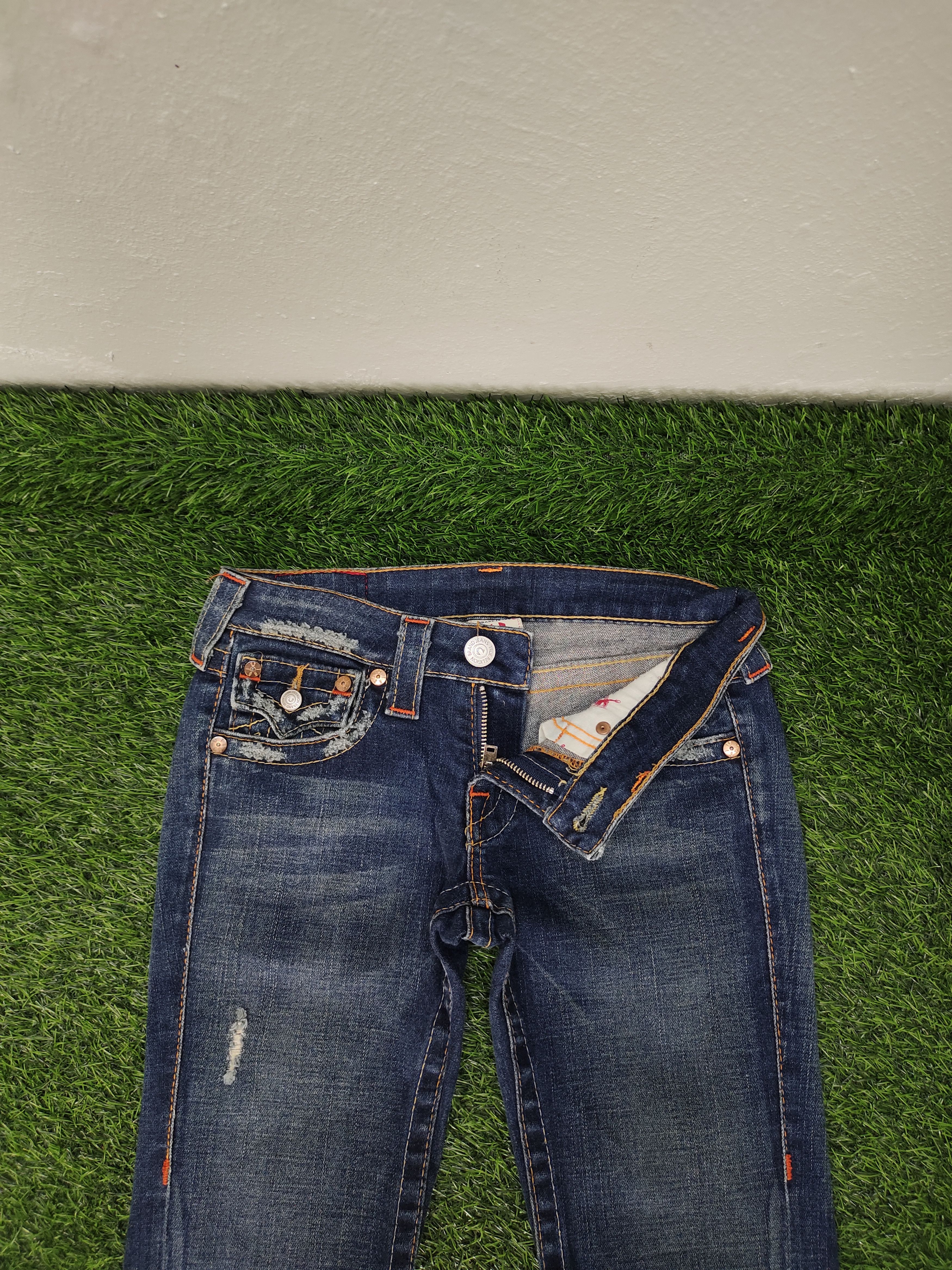 True Religion Flare Jeans True Religion Distress Low Rise Denim Bootcut Size 26" / US 2 / IT 38 - 10 Thumbnail
