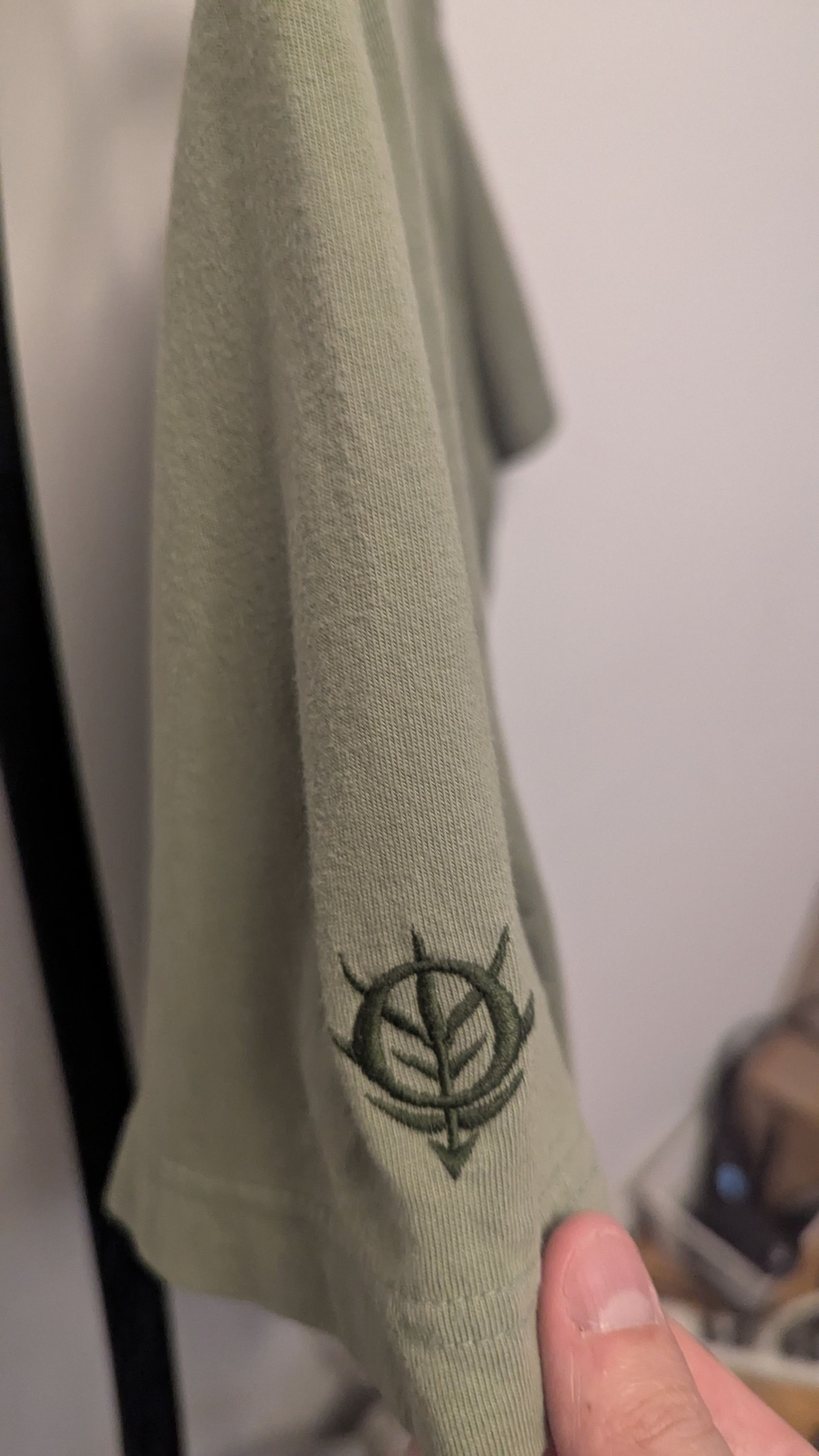 Uniqlo (Asia Size) Uniqlo UT L Zaku Gundam 40 Anniversary T-Shirt Size US M / EU 48-50 / 2 - 4 Thumbnail