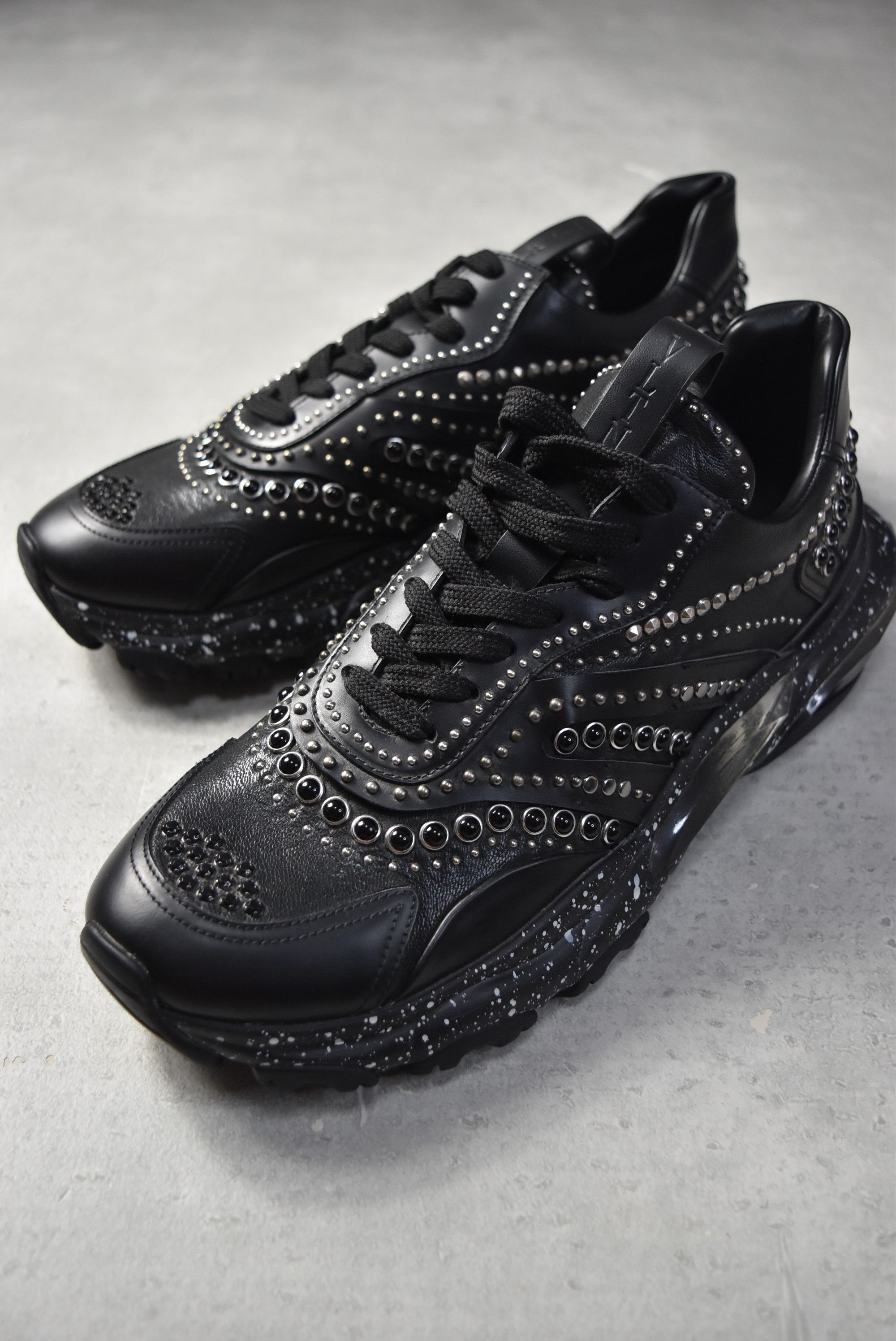 image of Giovanni Valentino Valentino Garavani Vltn Studs Shoes 28576 - 825 366 in Black, Men's (Size 10)