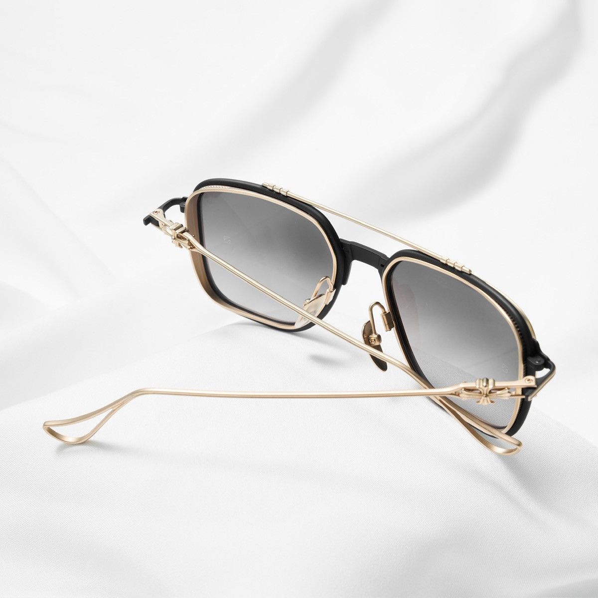 Chrome Hearts CHROME HEARTS HUMPSTER MATTE BLACK/ GOLD PLATED SUNGLASSES Size ONE SIZE - 7 Thumbnail