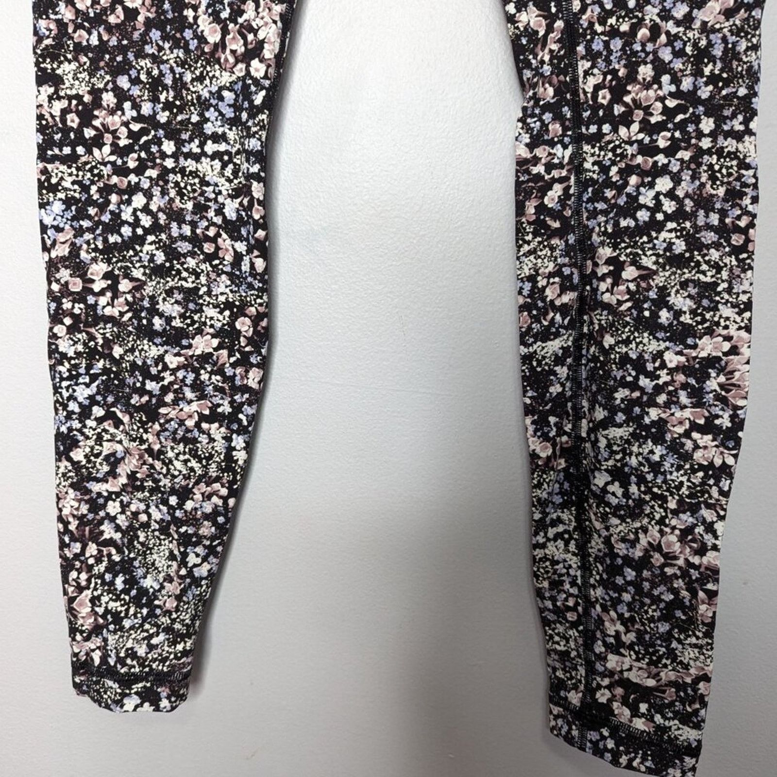 Lululemon Lululemon Wunder Under High-Rise Tight 28" Floral Luxtreme Size 30" / US 8 / IT 44 - 6 Thumbnail