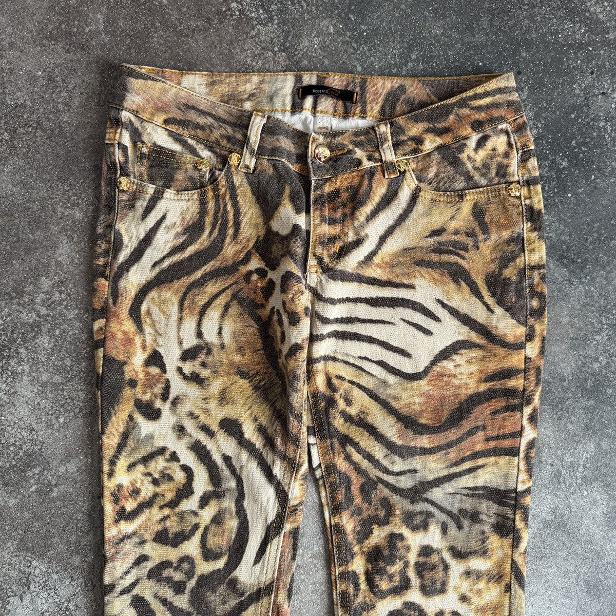 Roberto Cavalli Roberto Cavalli Vintage Y2K Tiger Print Iconic Pants Size 27" / US 4 / IT 40 - 3 Thumbnail