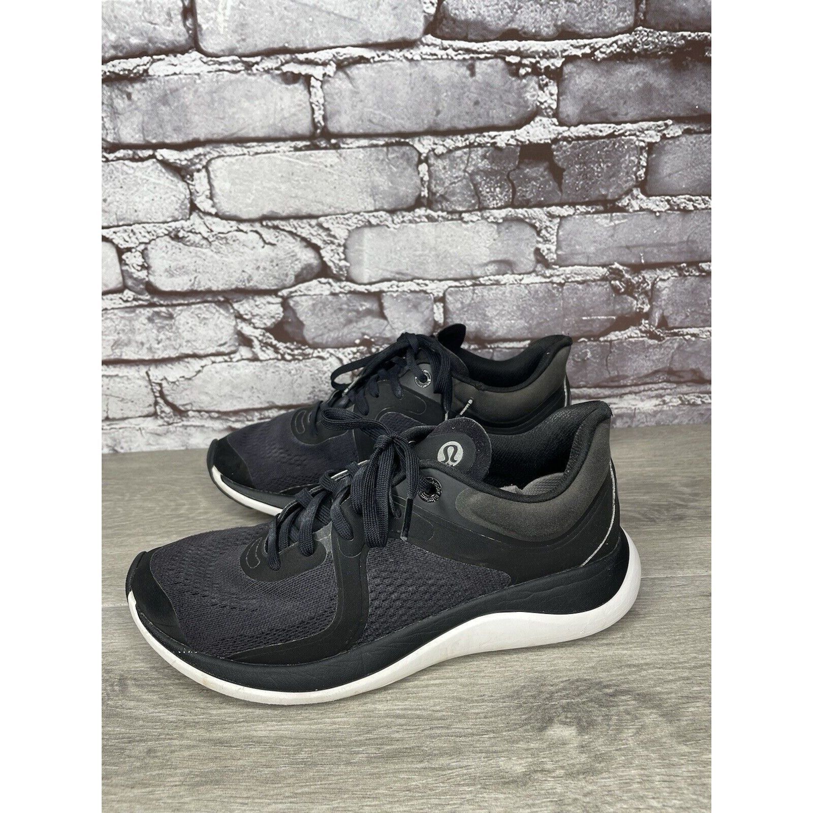 Lululemon Lululemon Black White Chargefeel Workout Low Athletic Sneake Size US 9.5 / IT 39.5 - 20 Thumbnail