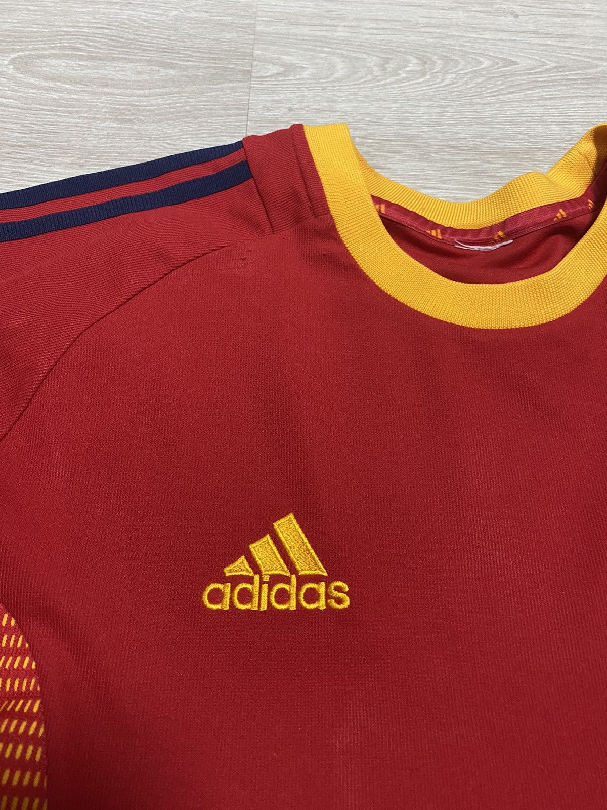 Adidas Vintage Adidas Jersey Spain National Team 2002/03 size XL Size US XL / EU 56 / 4 - 3 Thumbnail