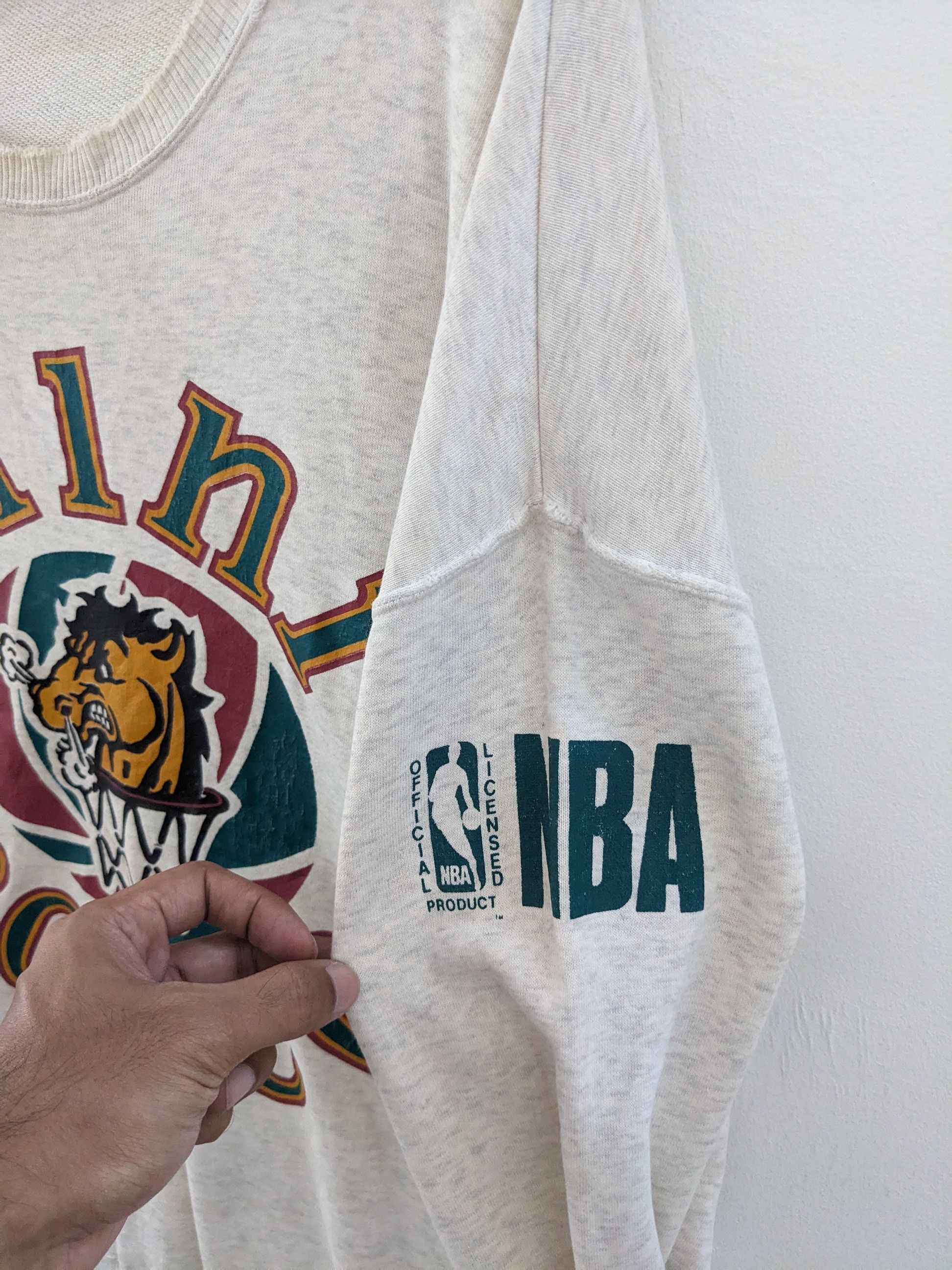 Japanese Brand × NBA × Vintage Vintage NBA Sweatshirt Distressed Size US XL / EU 56 / 4 - 13 Thumbnail