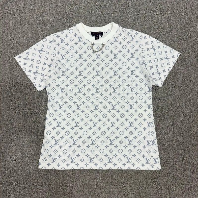 Louis Vuitton Louis Vuitton Men's Cotton T-Shirt in Multi Color 0089 Size US M / EU 48-50 / 2 - 1 Thumbnail