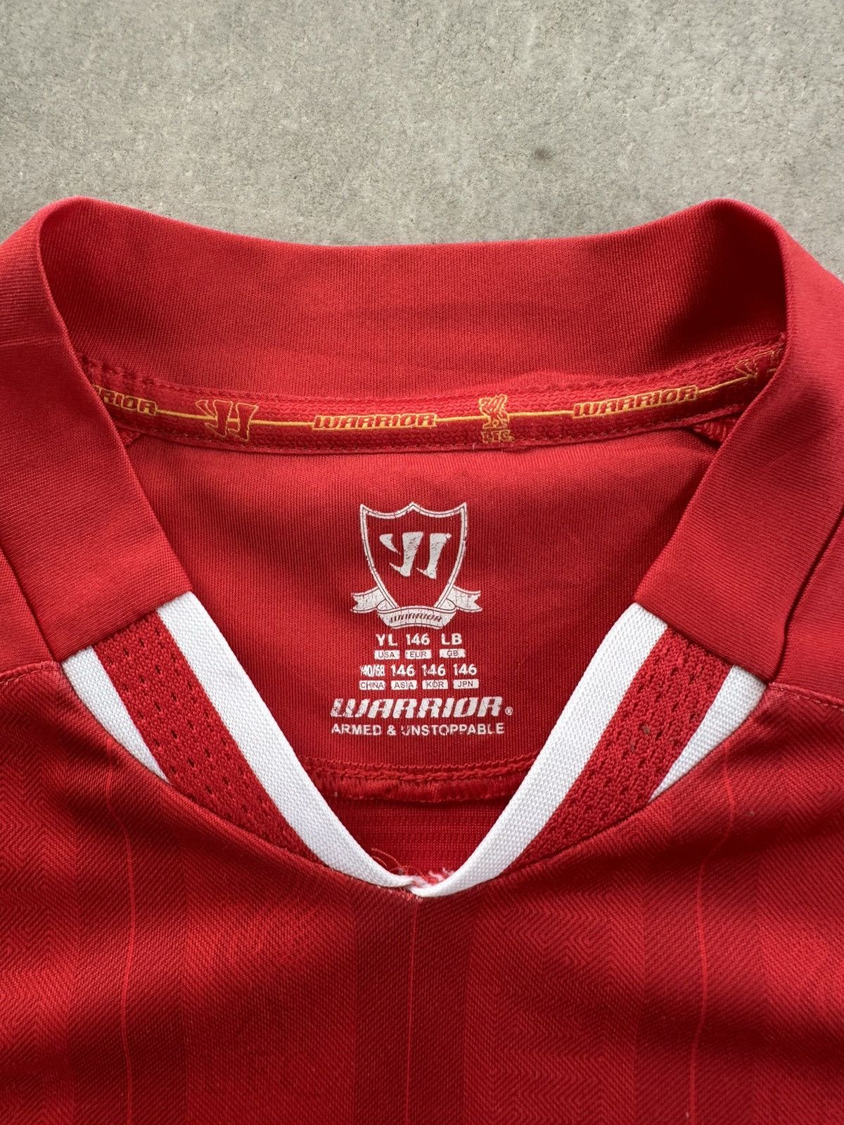 Vintage VINTAGEWARRIOR LIBERPOOL 13/14 HOME FOTBALL JERSEY Size US S / EU 44-46 / 1 - 3 Thumbnail