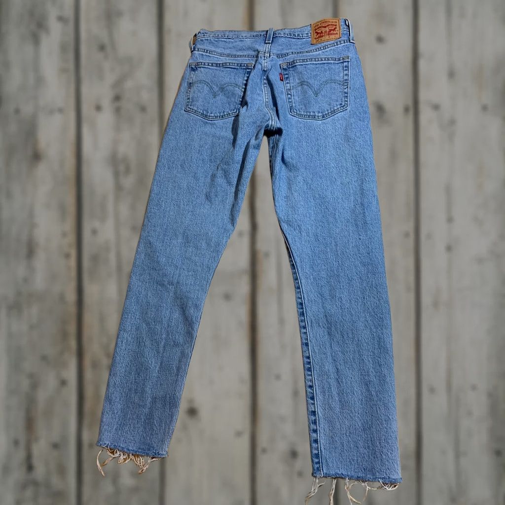 Vintage Levi's Womens Raw Hem Jeans 28 x 28 Size 28 Inch Waist Size 28" / US 6 / IT 42 - 1 Thumbnail
