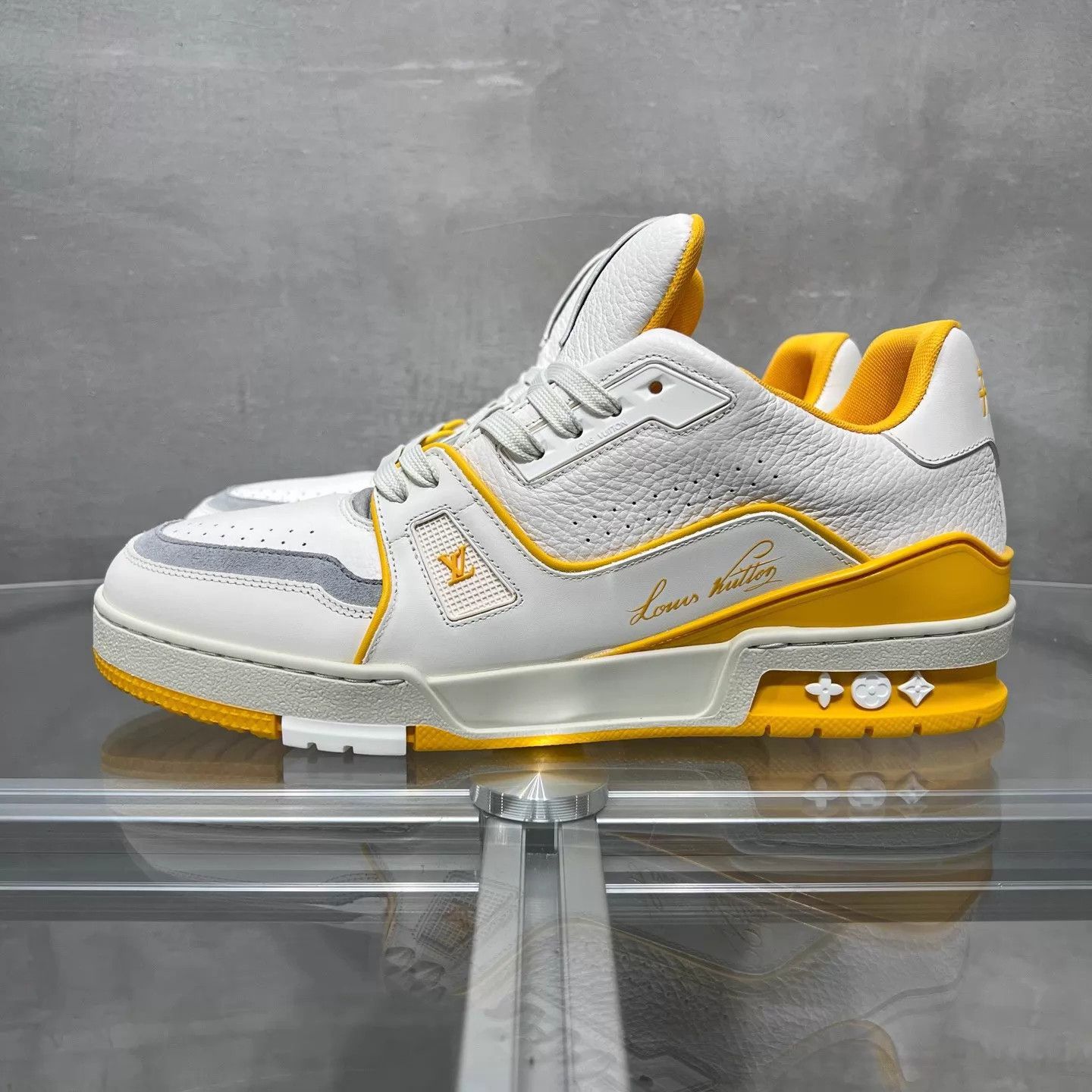Louis Vuitton Louis Vuitton LV Trainer White & Yellow UK7.5/41.5 Size US 8.5 / EU 41-42 - 3 Thumbnail