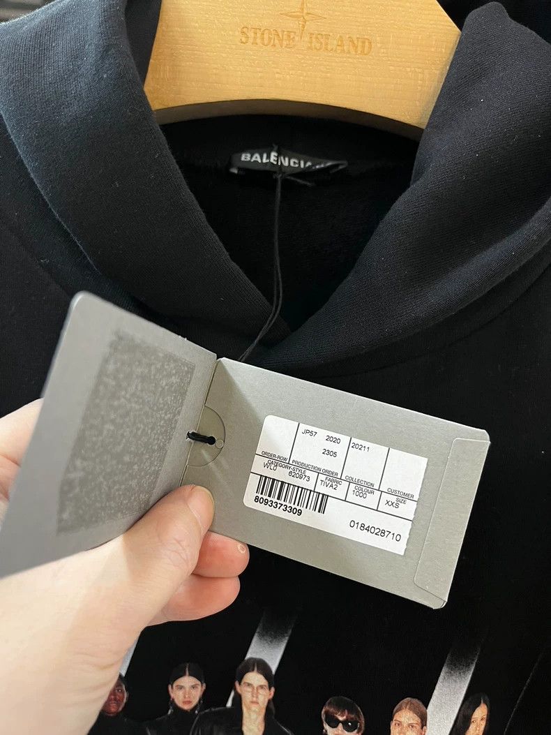 Balenciaga Balenciaga Black portrait hoodie Size US XXS / EU 40 - 4 Thumbnail