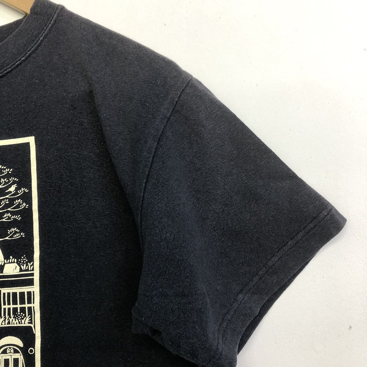 Anime VINTAGE GHIBLI MUSEUM MITAKA ANIME TSHIRT Size US M / EU 48-50 / 2 - 4 Thumbnail