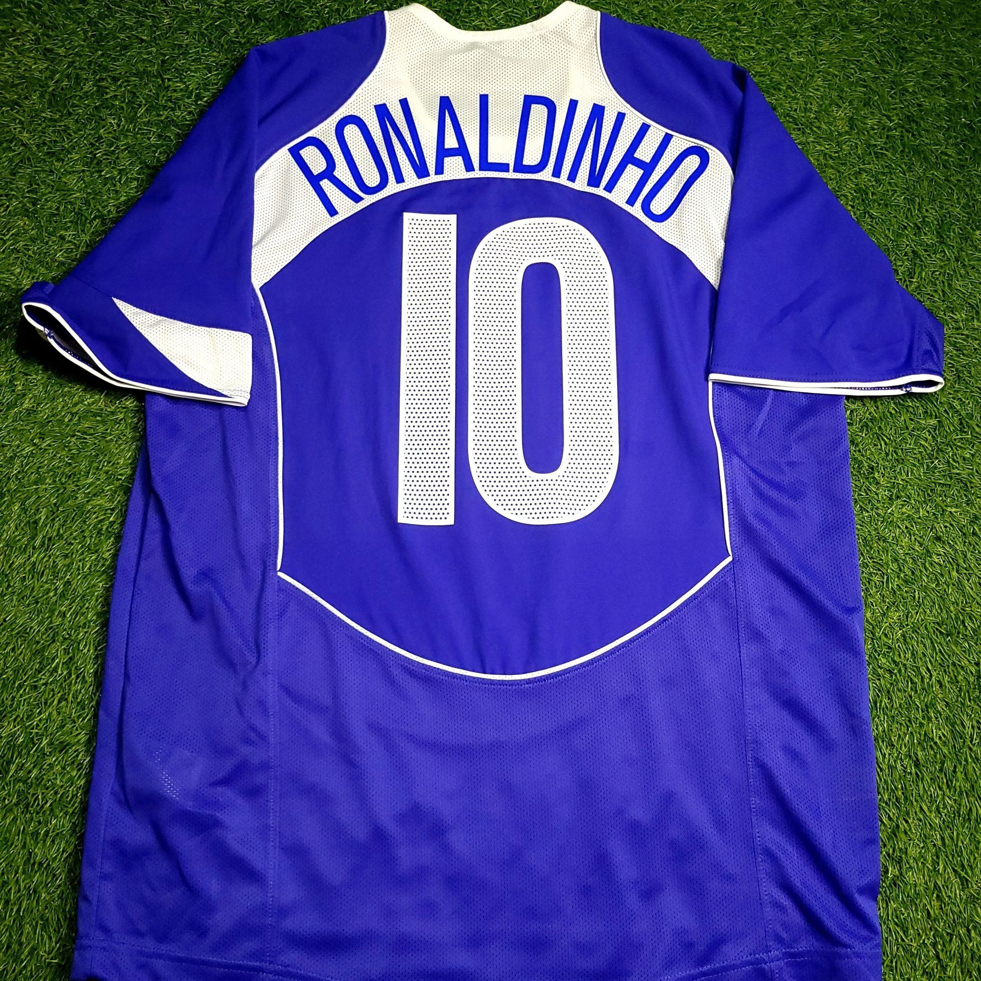 Nike Ronaldinho Nike Brazil 2004 Away Soccer Jersey M Size US M / EU 48-50 / 2 - 1 Thumbnail