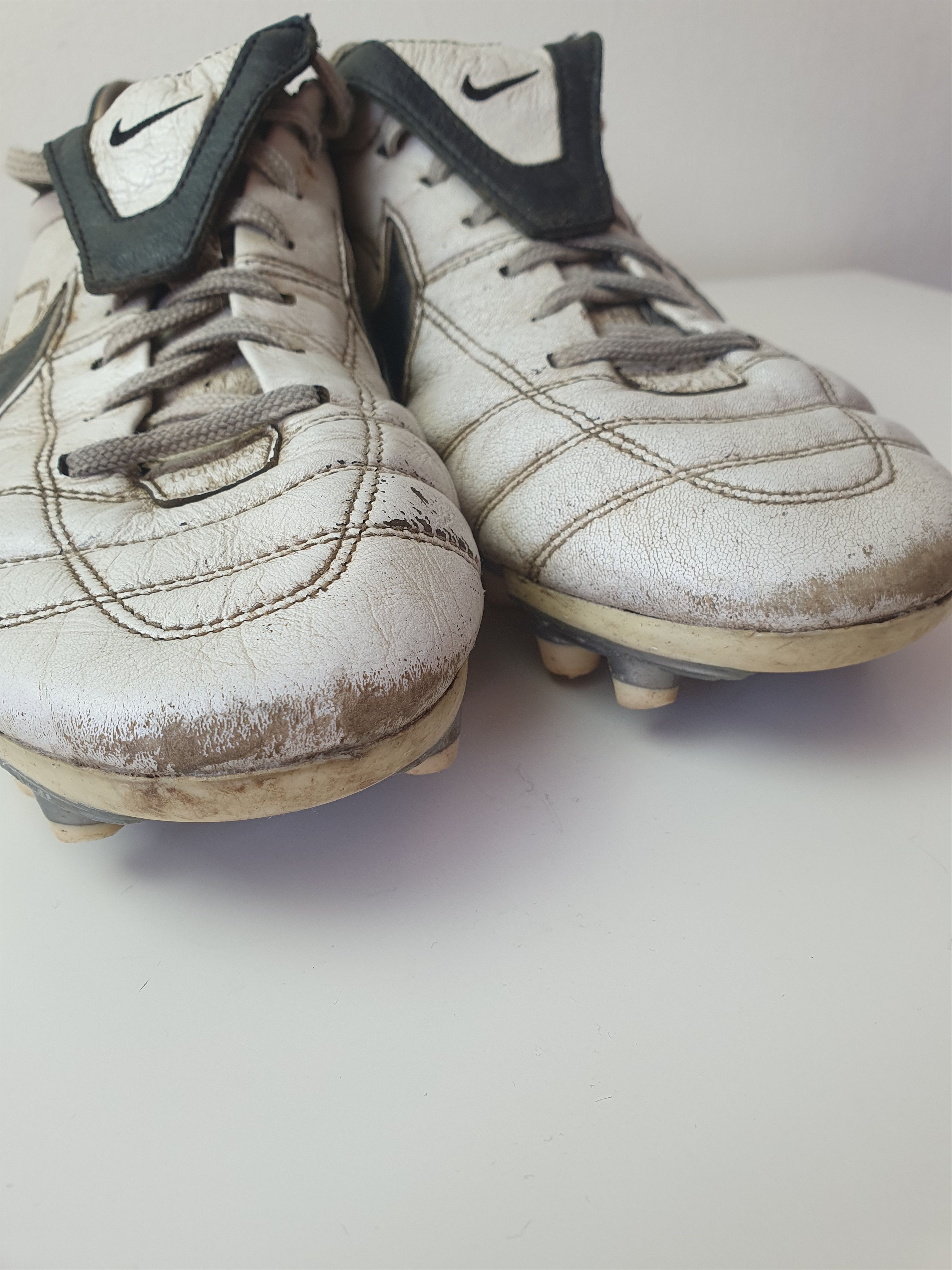 Nike Vintage Football Boots Nike Air Zoom Tiempo Legend II Size US 9 / EU 42 - 14 Thumbnail