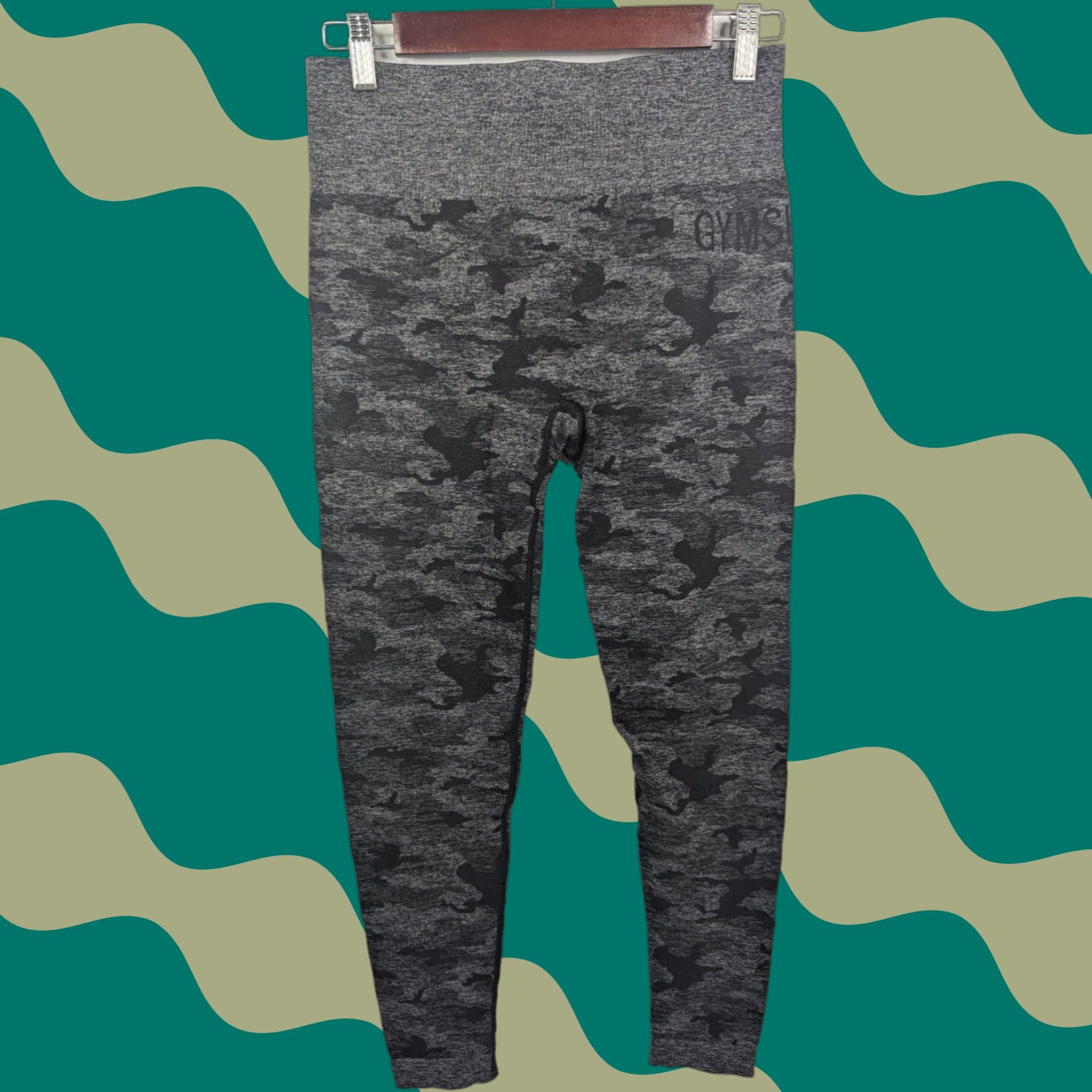 Gymshark Gymshark Leggings Womens Color Gray Black L Seamless Scrunch Butt Camouflage Adapt Camo Size 36" / US 14 / IT 50 - 1 Thumbnail