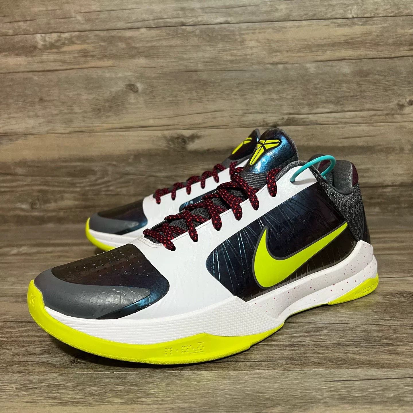 Nike Nike KOBE 5 Lowtop Sneakers 44 Men Size US 10.5 / EU 43-44 - 1 Thumbnail