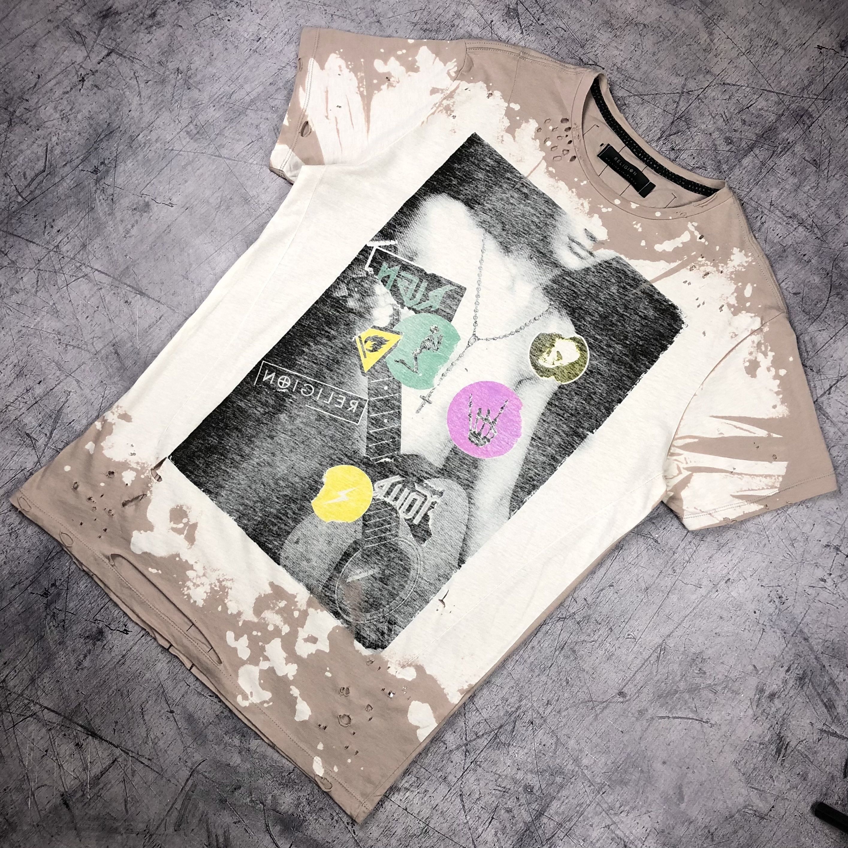 Vintage Y2K Religion Art Guitar Punk Rock Girl Tee reversible Size US L / EU 52-54 / 3 - 3 Thumbnail