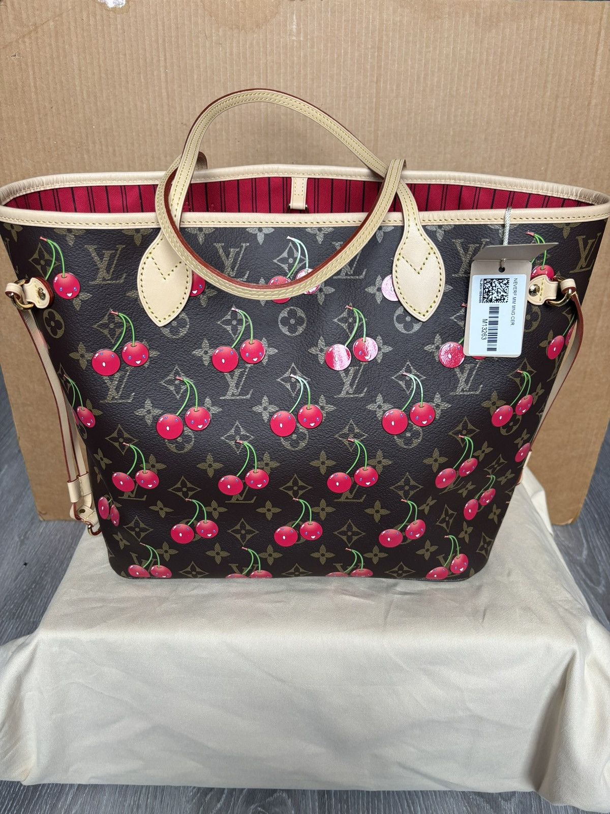 Louis Vuitton Louis Vuitton X Takashi Murakami Neverfull Cherry Size ONE SIZE - 1 Thumbnail