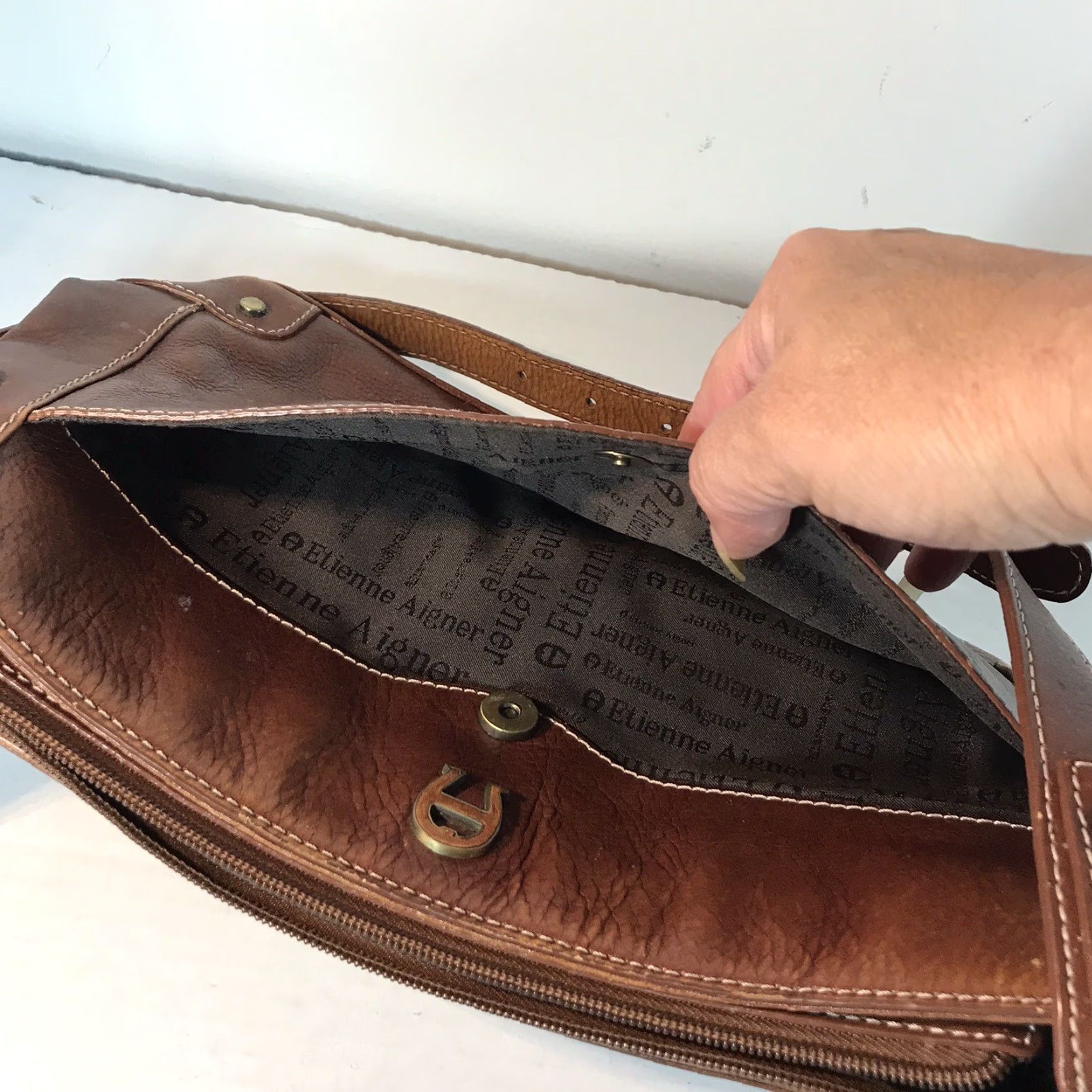 Etienne Aigner VINTAGE Etienne Aigner Leather Shoulder Bag Womens Medium Brown Pockets Organizer 90s Size ONE SIZE - 5 Thumbnail
