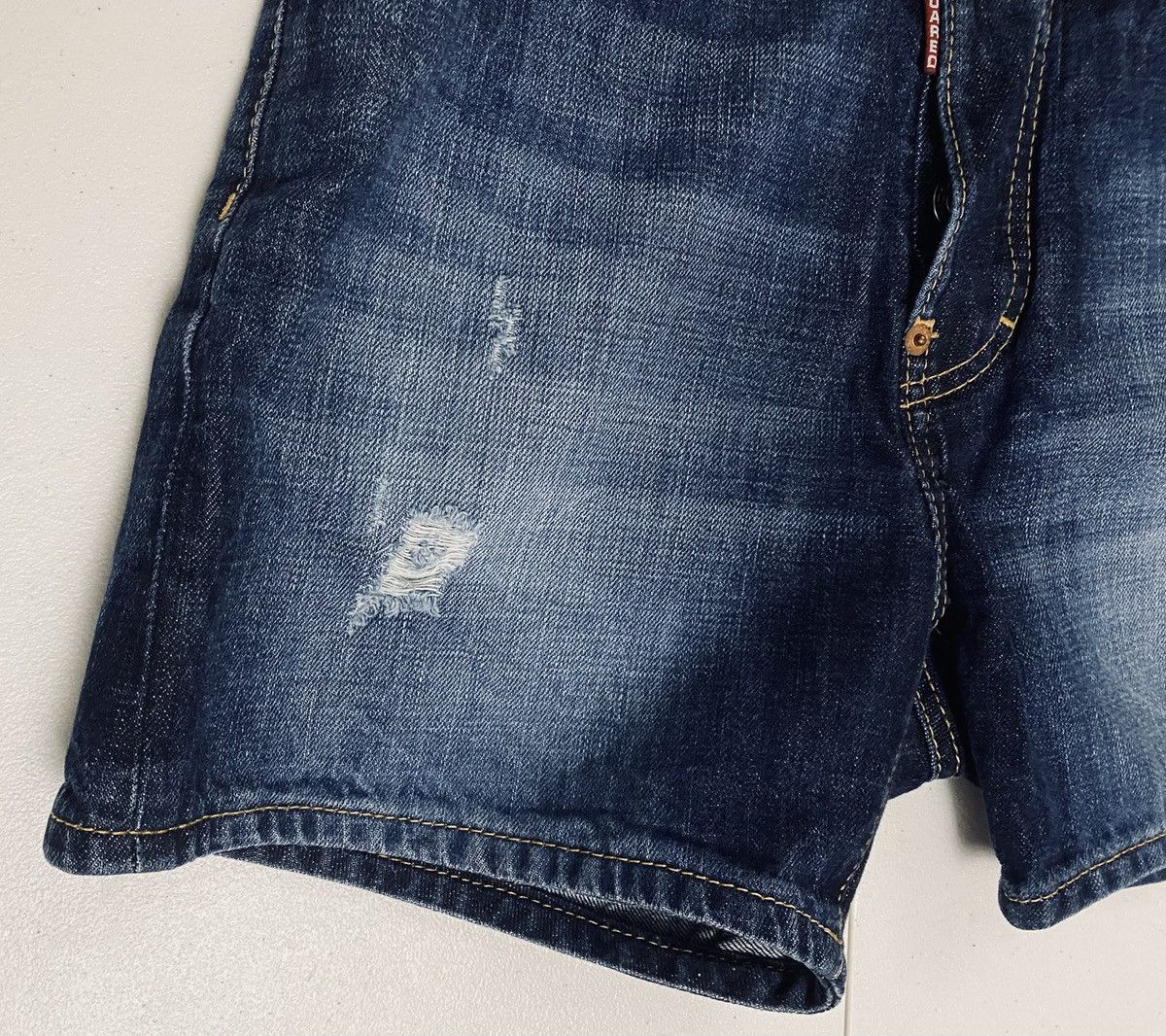 Dsquared2 Dsquared2 Marine Light Distress Denim Shorts 42 NWT Size 28" / US 6 / IT 42 - 9 Thumbnail