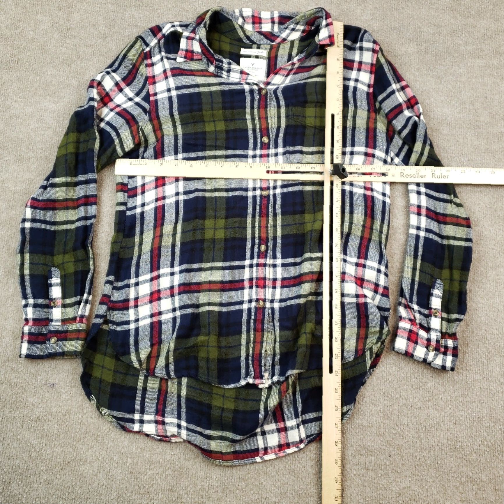American Eagle Outfitters American Eagle Flannel Shirt Women's Small Green Plaid Long Sleeve Button Up Casual Size S / US 4 / IT 40 - 2 Thumbnail
