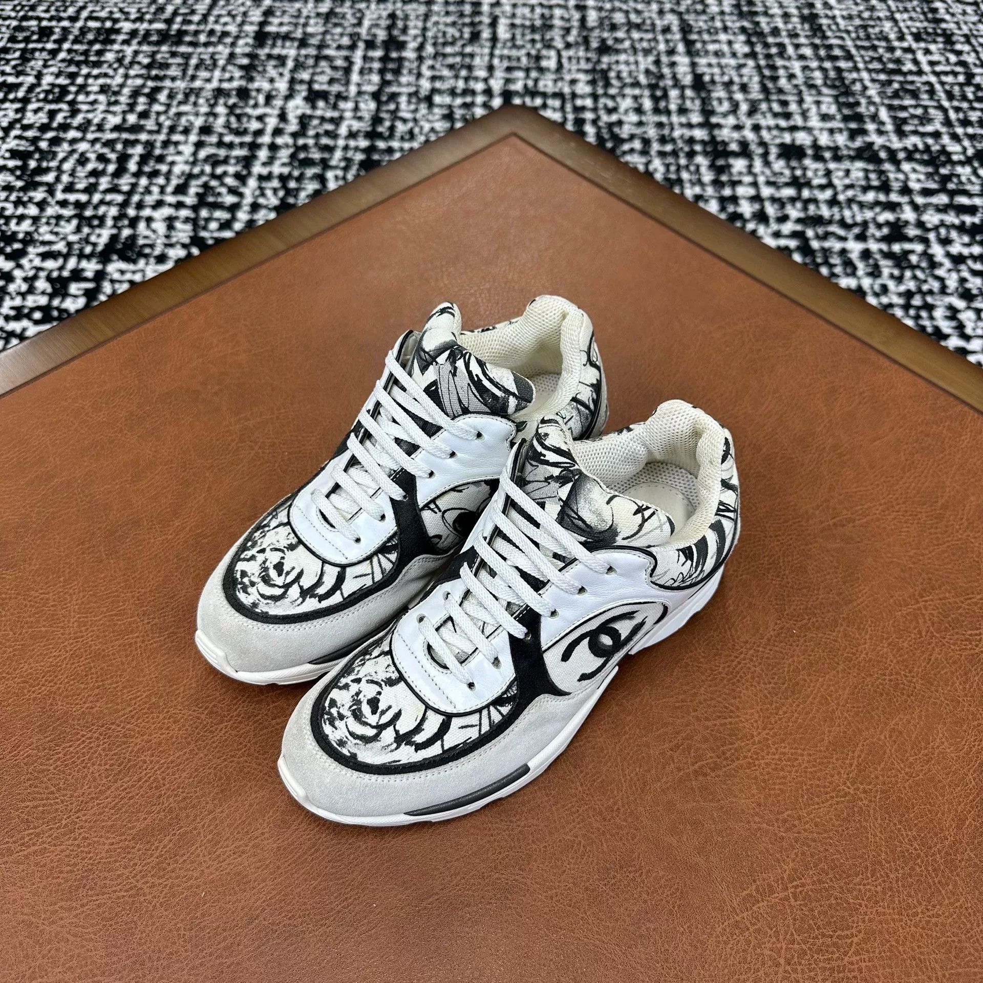 Chanel Chanel Casual Black Lowtop Sneakers it_36 Women Size US 6 / IT 36 - 1 Thumbnail