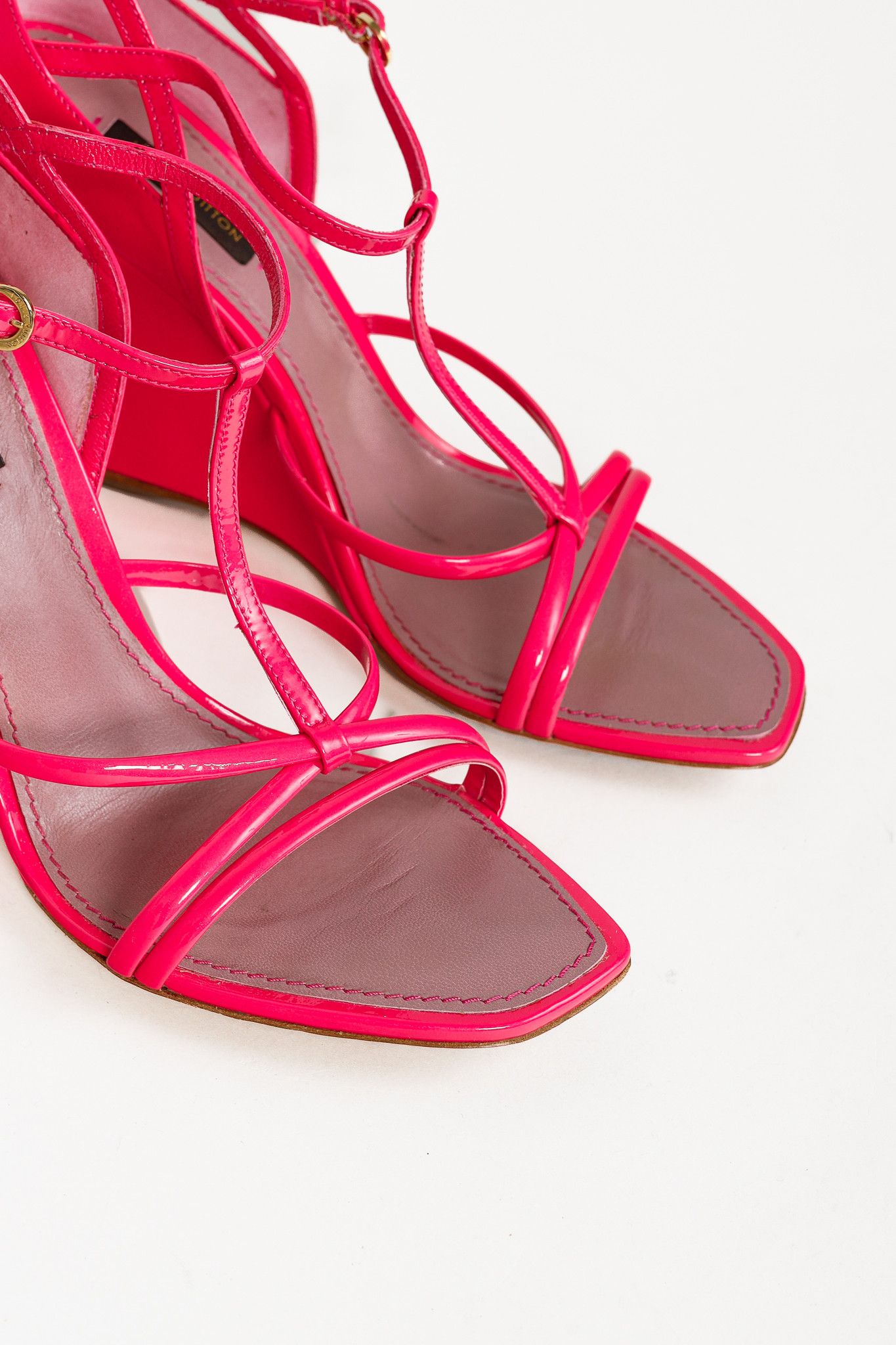 Louis Vuitton Louis Vuitton Strawberry Patent T-Strap Wedge Sandals Size US 7 / IT 37 - 6 Thumbnail