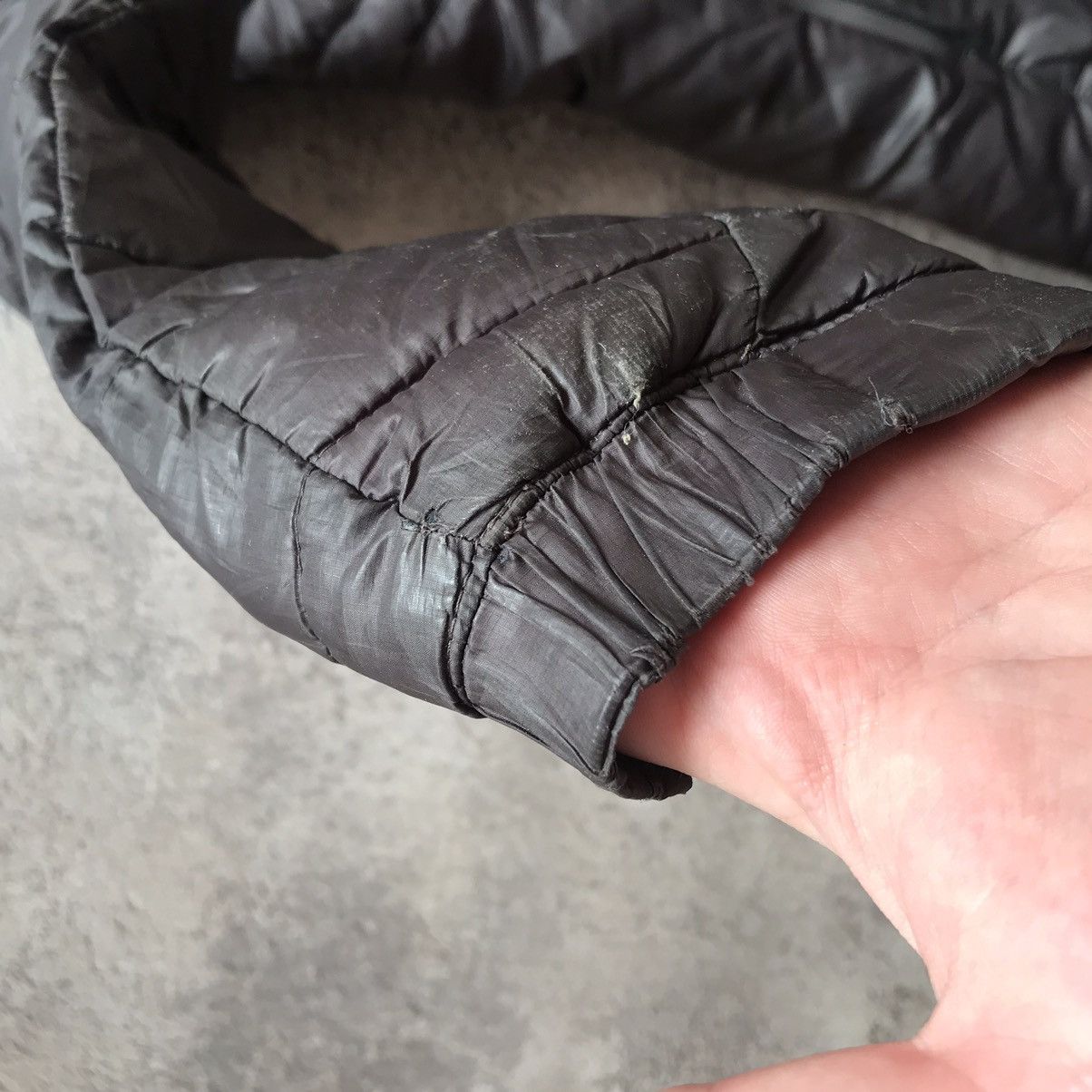 Vintage Vintage Jack Wolfskins Quilted Down Jacket Gorpcore Y2K S Size US S / EU 44-46 / 1 - 8 Thumbnail
