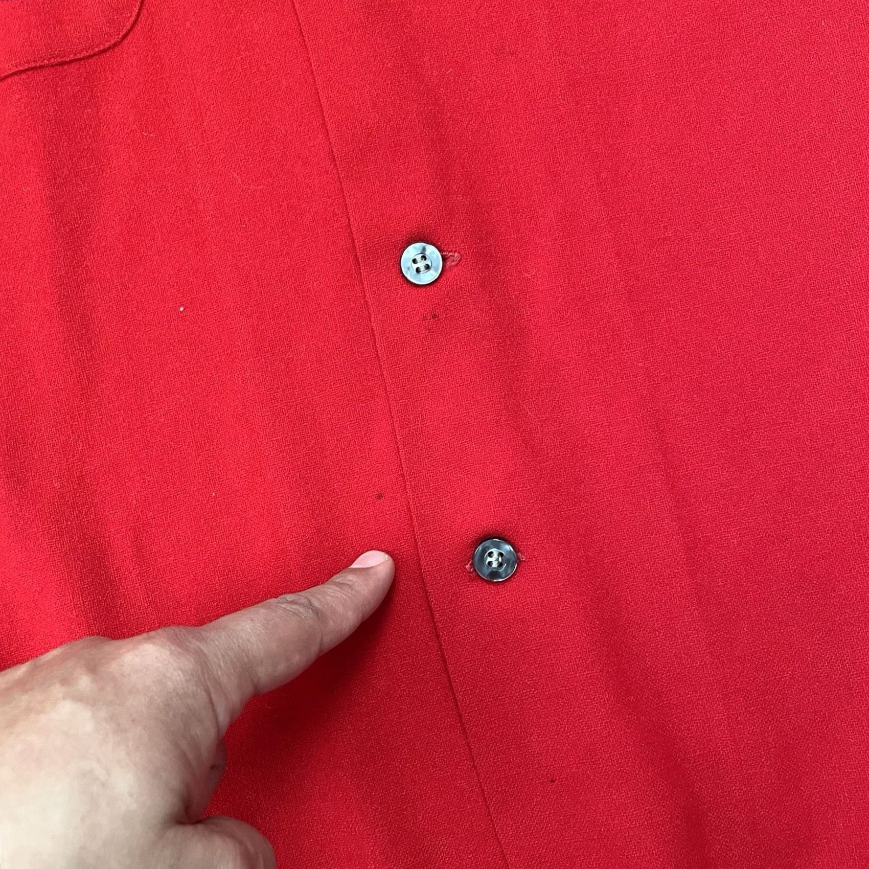Pendleton VINTAGE Pendleton Shirt Mens Medium Red 100% Wool Solid Button-Up USA 70s Size US M / EU 48-50 / 2 - 3 Thumbnail