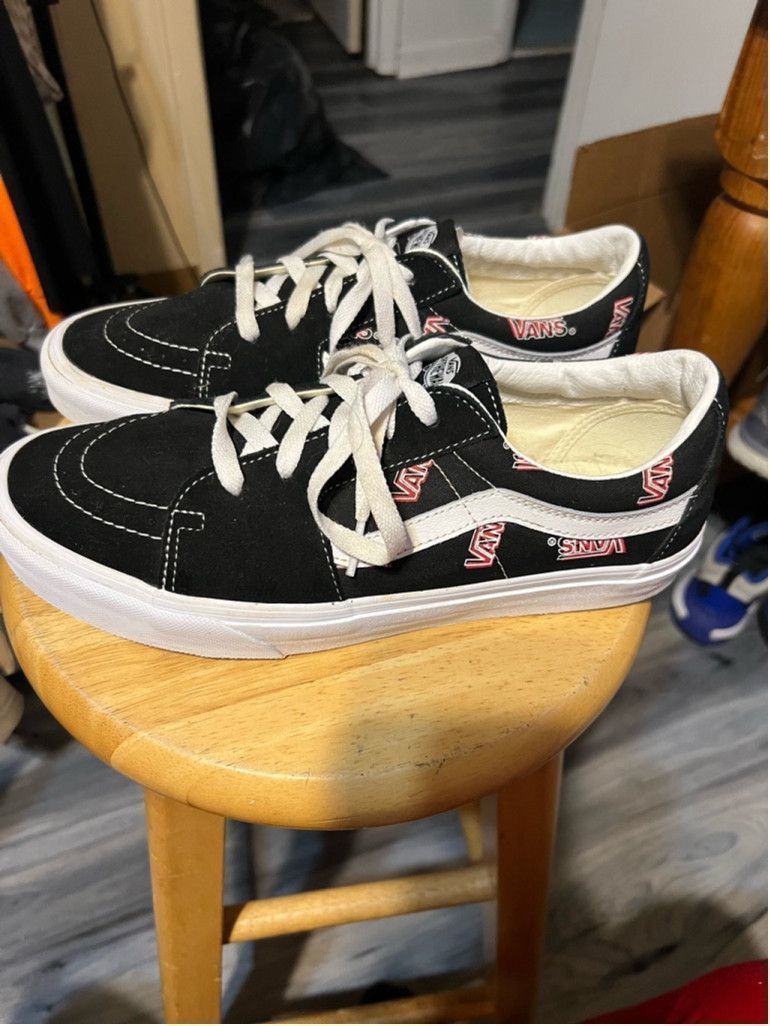 Vans Men's Vans SK8 Low Sneakers Size 9.5 Black/White Size US 9.5 / EU 42-43 - 1 Thumbnail