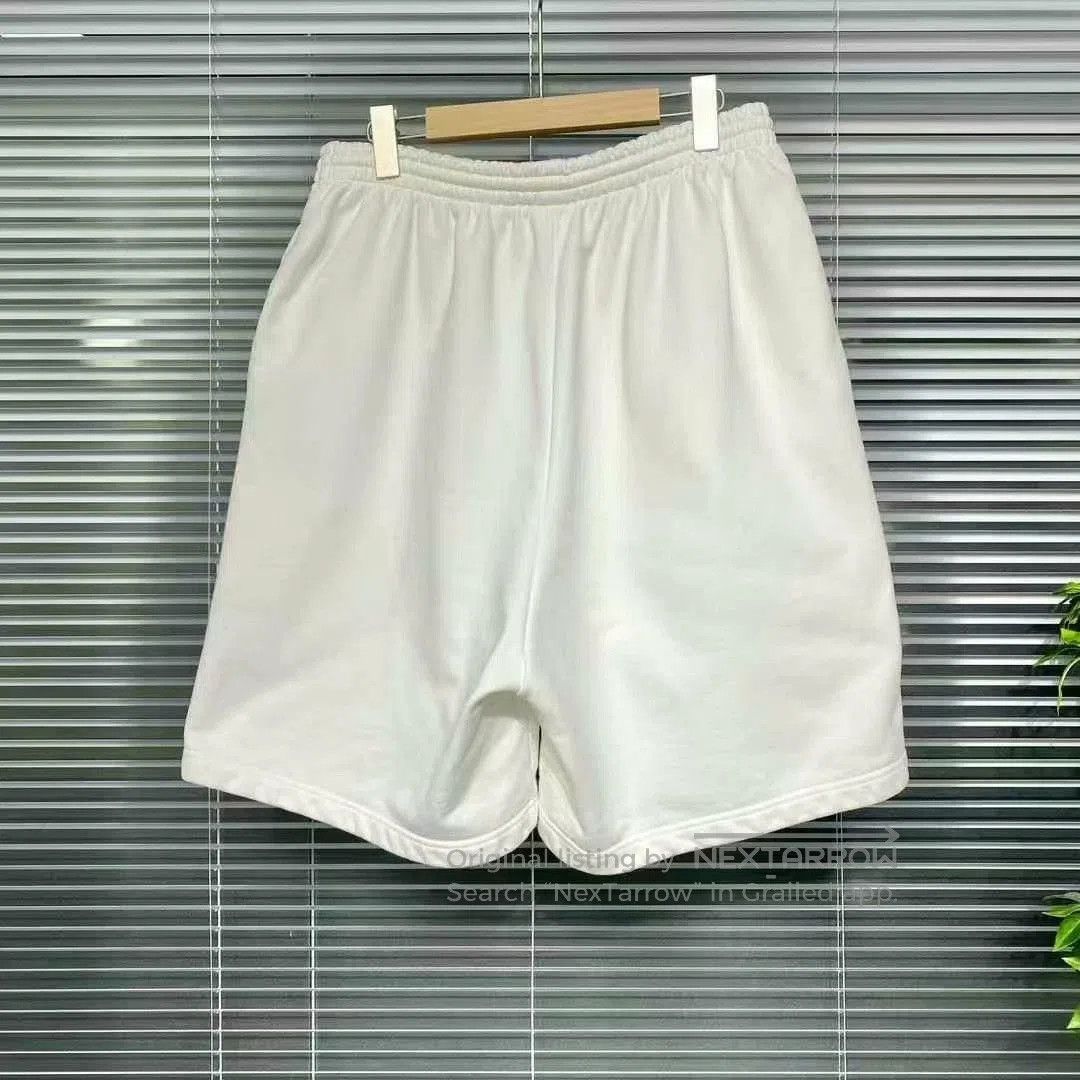 Balenciaga balenciaga embroidered logo heavyweight shorts. Size US 27 - 2 Thumbnail