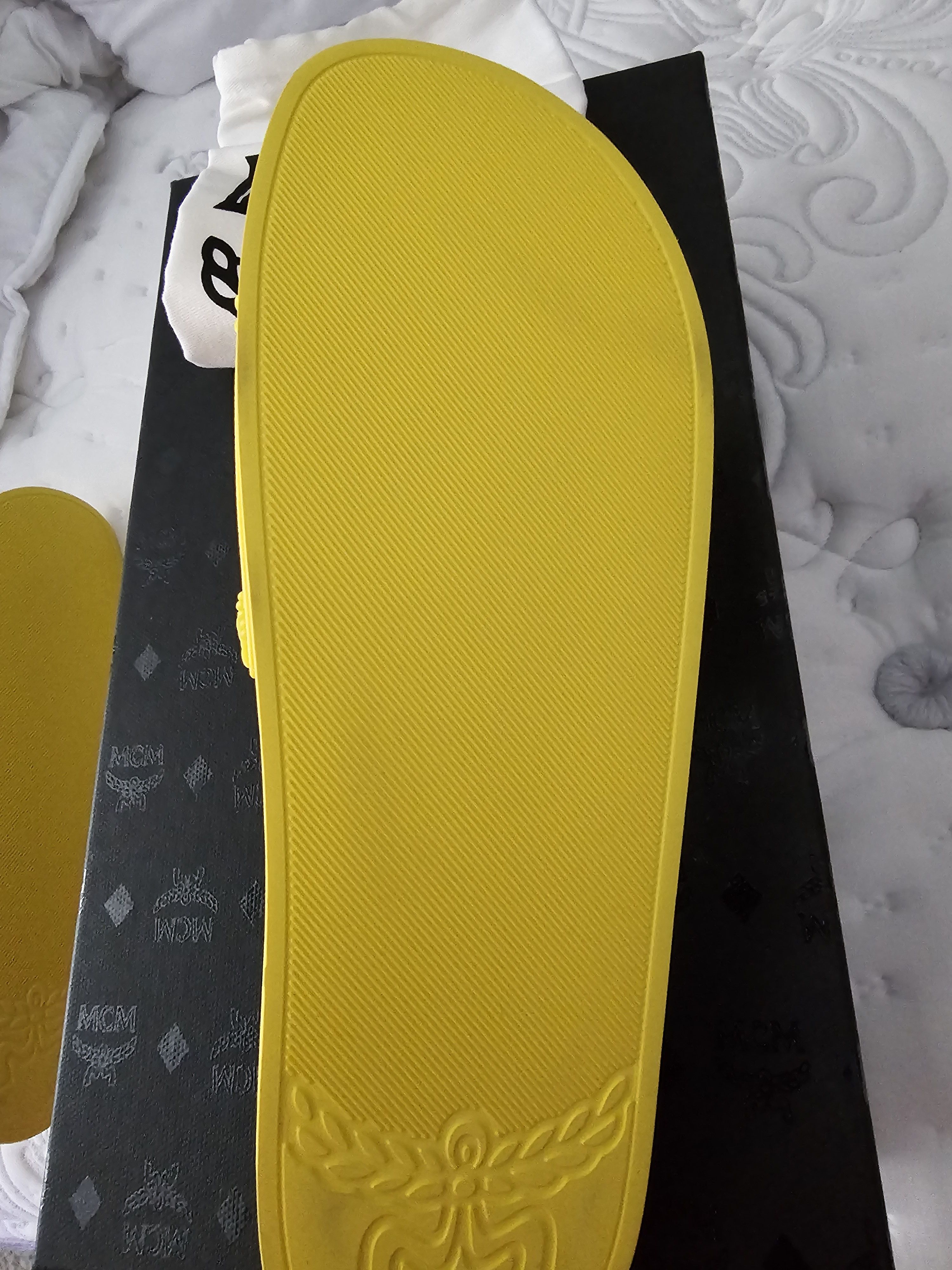 MCM MCM yellow slides Size US 7.5 / IT 37.5 - 12 Thumbnail