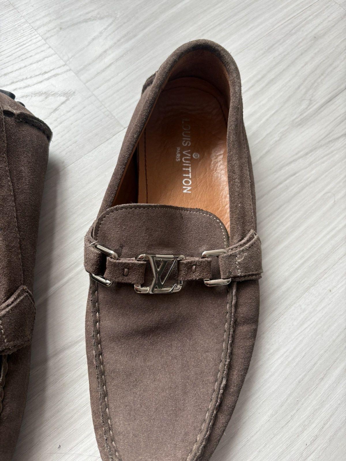 Louis Vuitton Limited edition Louis Vuitton suede loafers Size US 9 / EU 42 - 6 Thumbnail