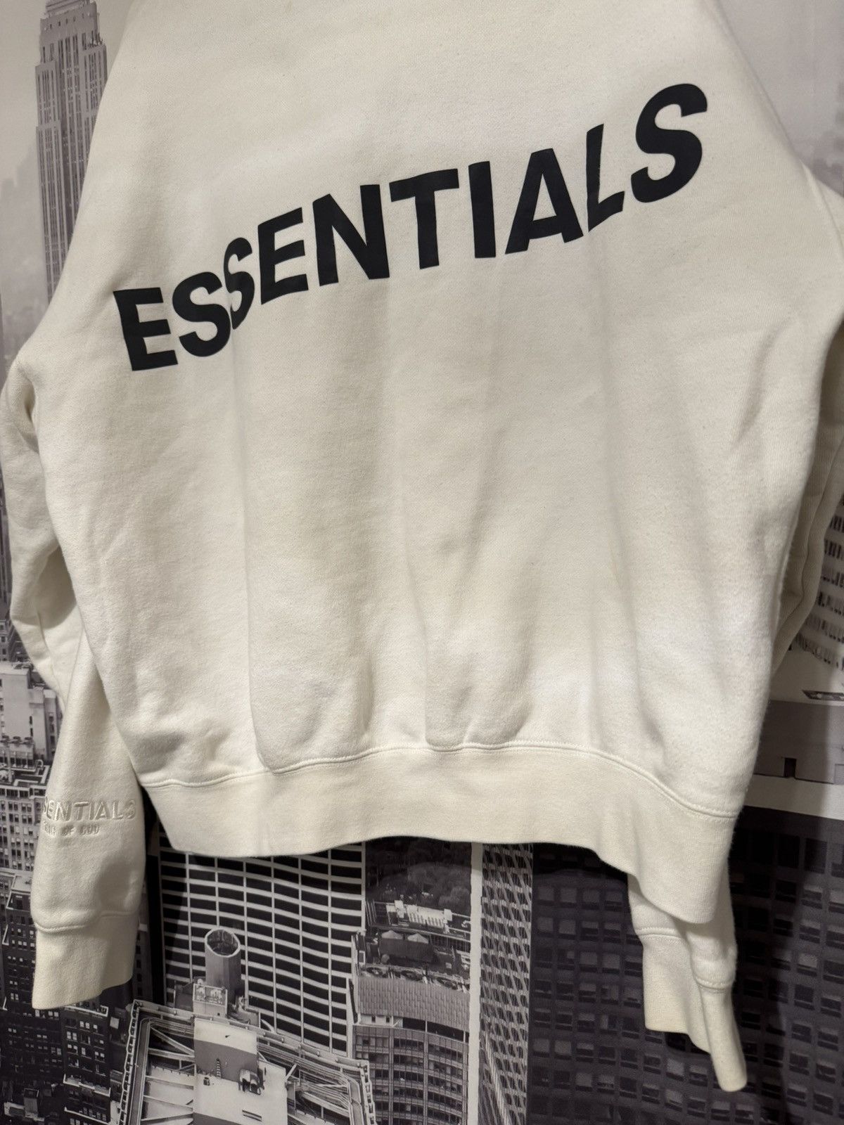Fear of God FW19 Fear of God Essentials 3M Graphic Crewneck White SZ S🔥 Size US S / EU 44-46 / 1 - 3 Thumbnail