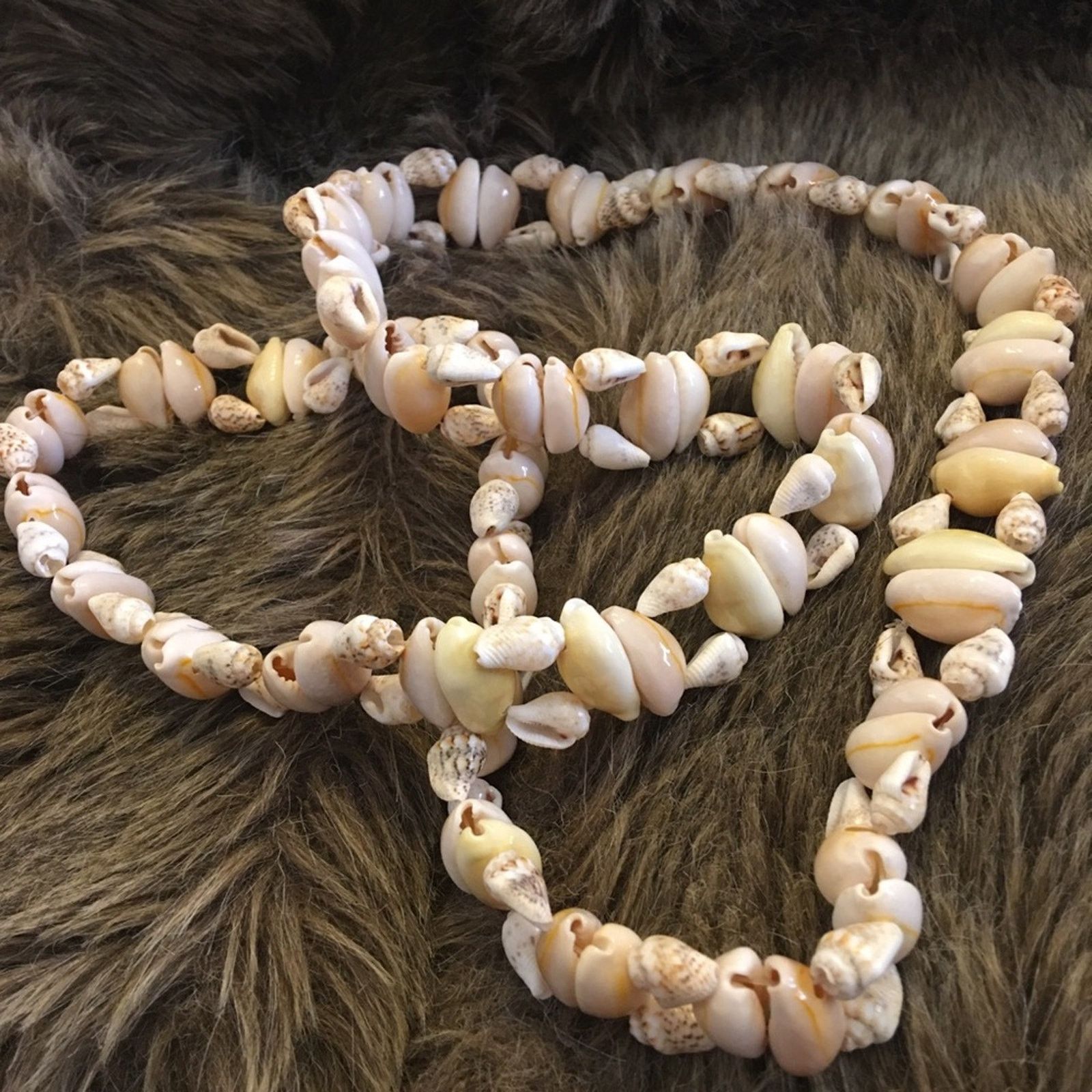 Jewelry Natural shell Hawaiian style necklace bundle Size ONE SIZE - 11 Thumbnail