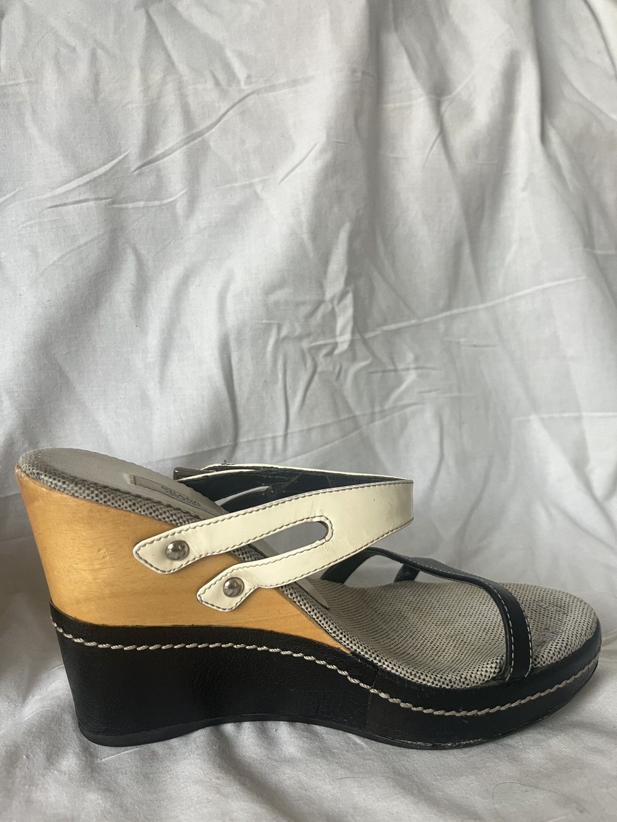 Prada Prada ivory wedge heels Size US 5.5 / IT 35.5 - 4 Thumbnail
