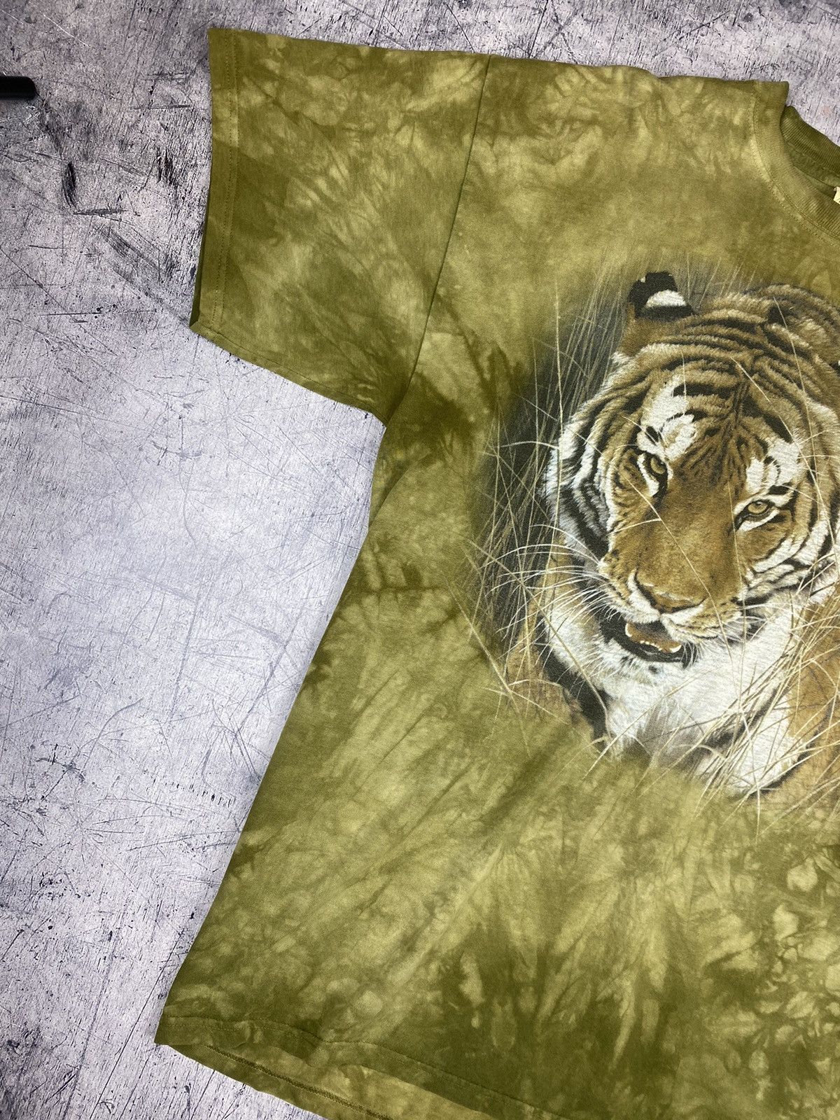 Designer × The Mountain Vintage 90s The Mountain Tiger Print Tee Size US XL / EU 56 / 4 - 3 Thumbnail
