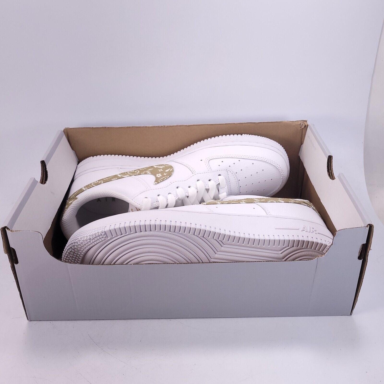 Nike Nike Air Force 1 '07 ESS Shoe Women Size 11 DJ9942-101 White Size US 11 / IT 41 - 10 Thumbnail