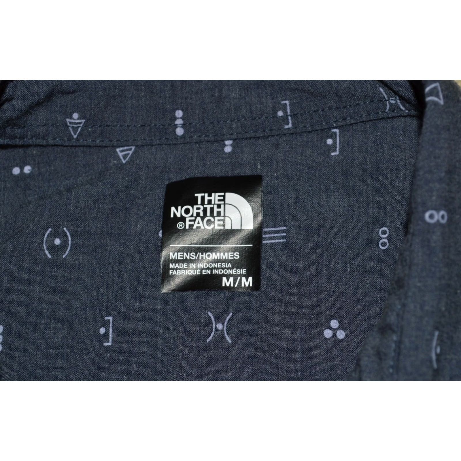 The North Face The North Face Button Up Shirt Mens Medium Gray Short Sleeve Abstract Symbols Size US M / EU 48-50 / 2 - 2 Thumbnail