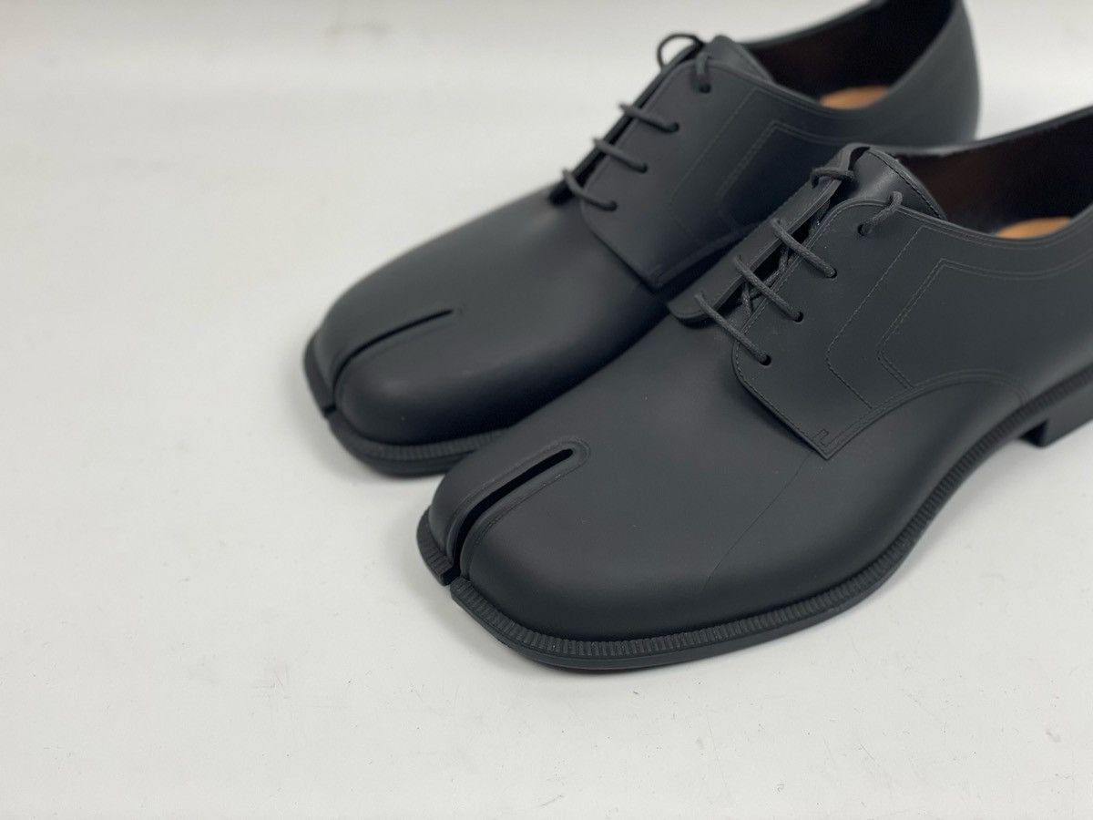 Maison Margiela Maison Margiela Rubber Tabi Derby Shoes Size US 8.5 / EU 41-42 - 9 Thumbnail