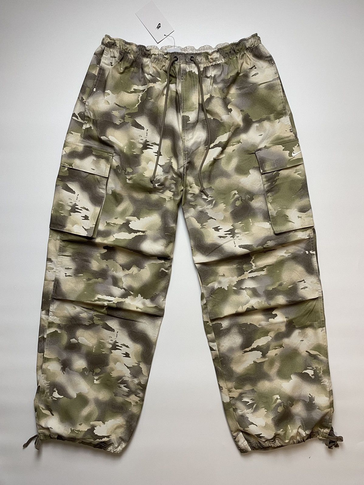 Nike Nike Sportswear Camo Oversized Cargo Pants Size 34" / US 12 / IT 48 - 2 Thumbnail