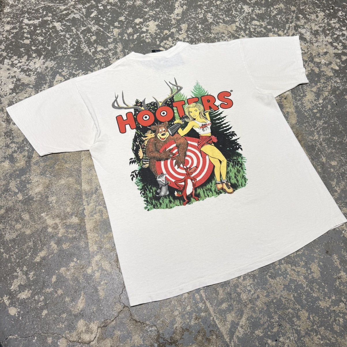 Other Vintage Hooters Hunt Club Graphic Women 90s USA Tshirt Size US L / EU 52-54 / 3 - 13 Thumbnail