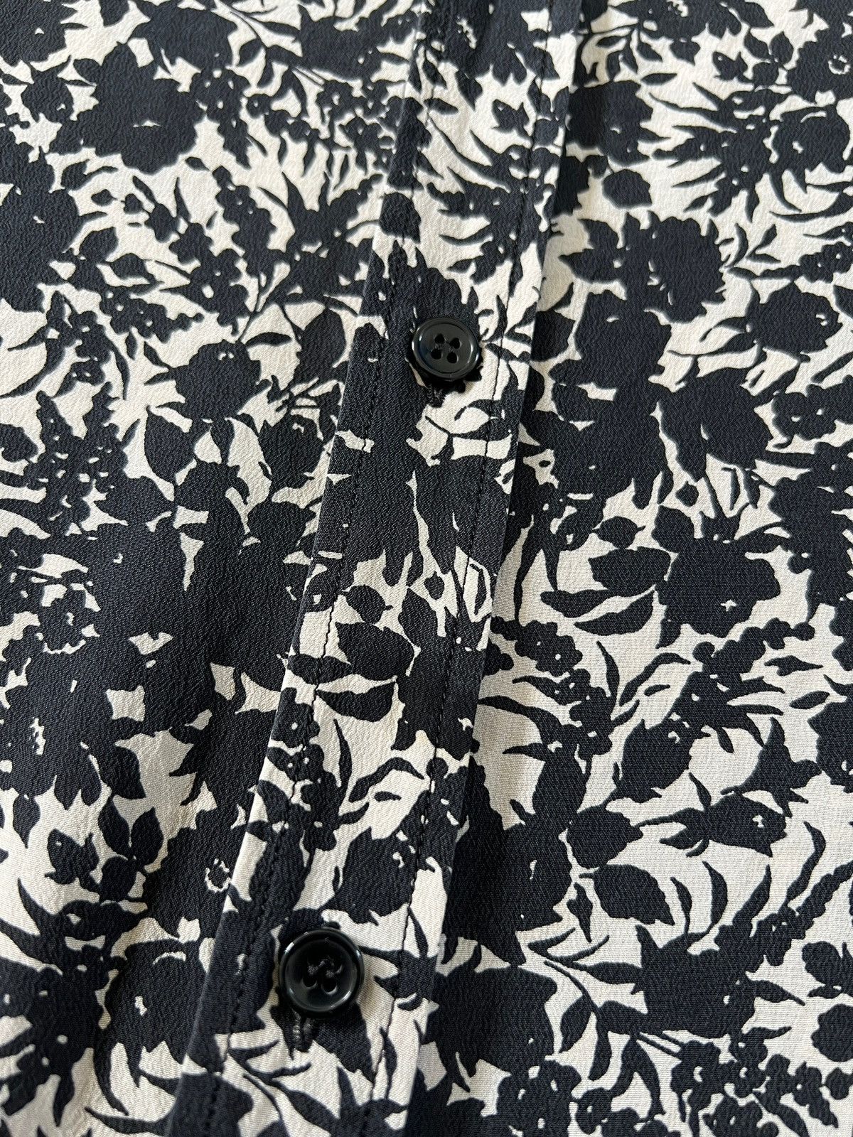 Hedi Slimane × Saint Laurent Paris Saint Laurent Paris Silk Floral Button Shirt Size US S / EU 44-46 / 1 - 9 Thumbnail