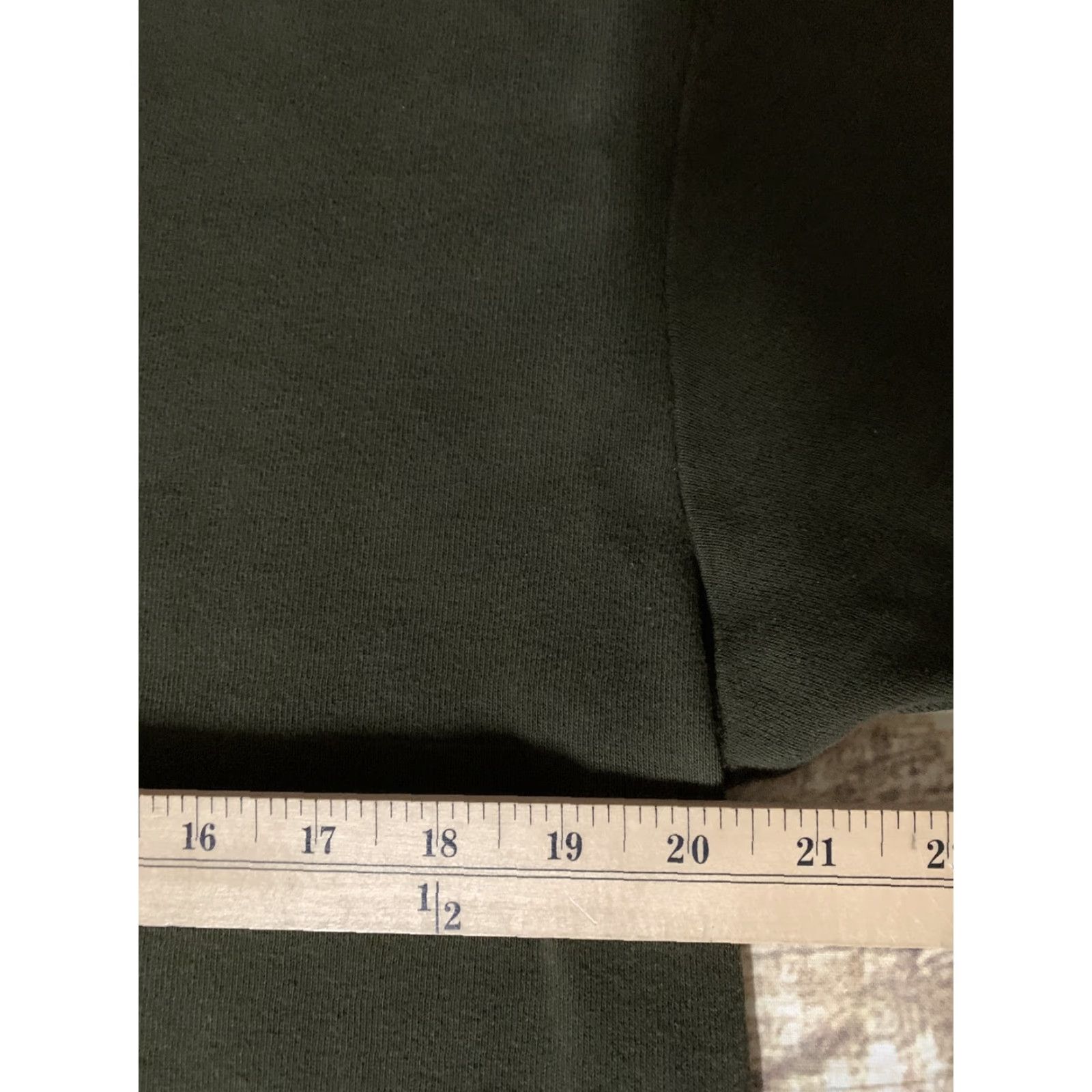 Tommy Hilfiger VINTAGE Tommy Hilfiger Men’s T-Shirt Green V-Neck Large Hunter Year 2000 Mens Short Sleeve Size US L / EU 52-54 / 3 - 7 Thumbnail