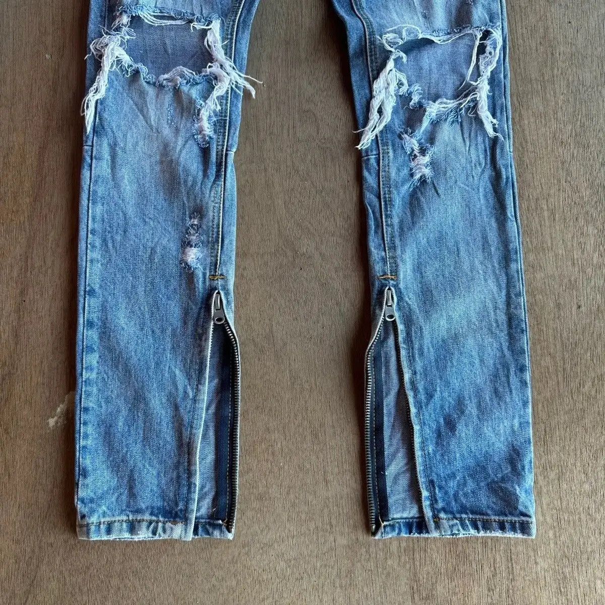 MNML DESTROYED🔥🔥 VINTAGE MNML JEANS ZIPPER LEGS DENIM PANTS Size US 29 - 9 Thumbnail