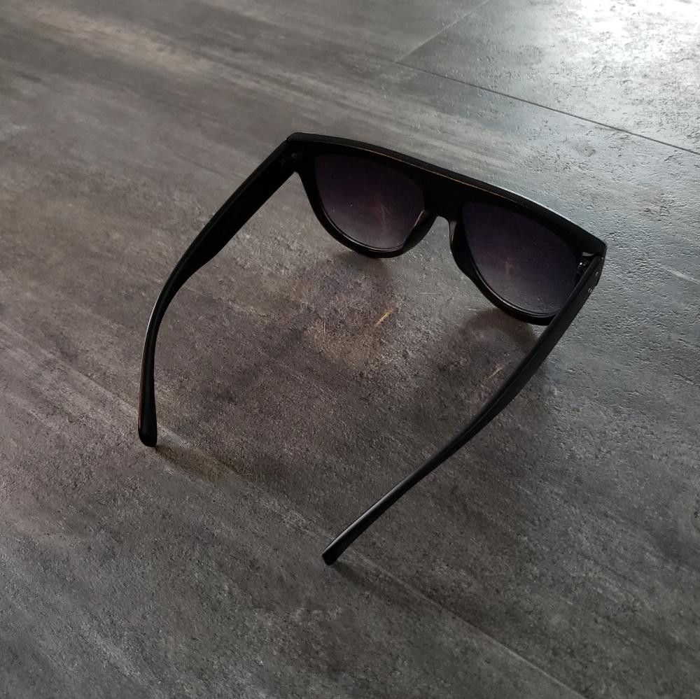Designer Black Matte Oversized Flat Top Sunglasses Size ONE SIZE - 2 Thumbnail