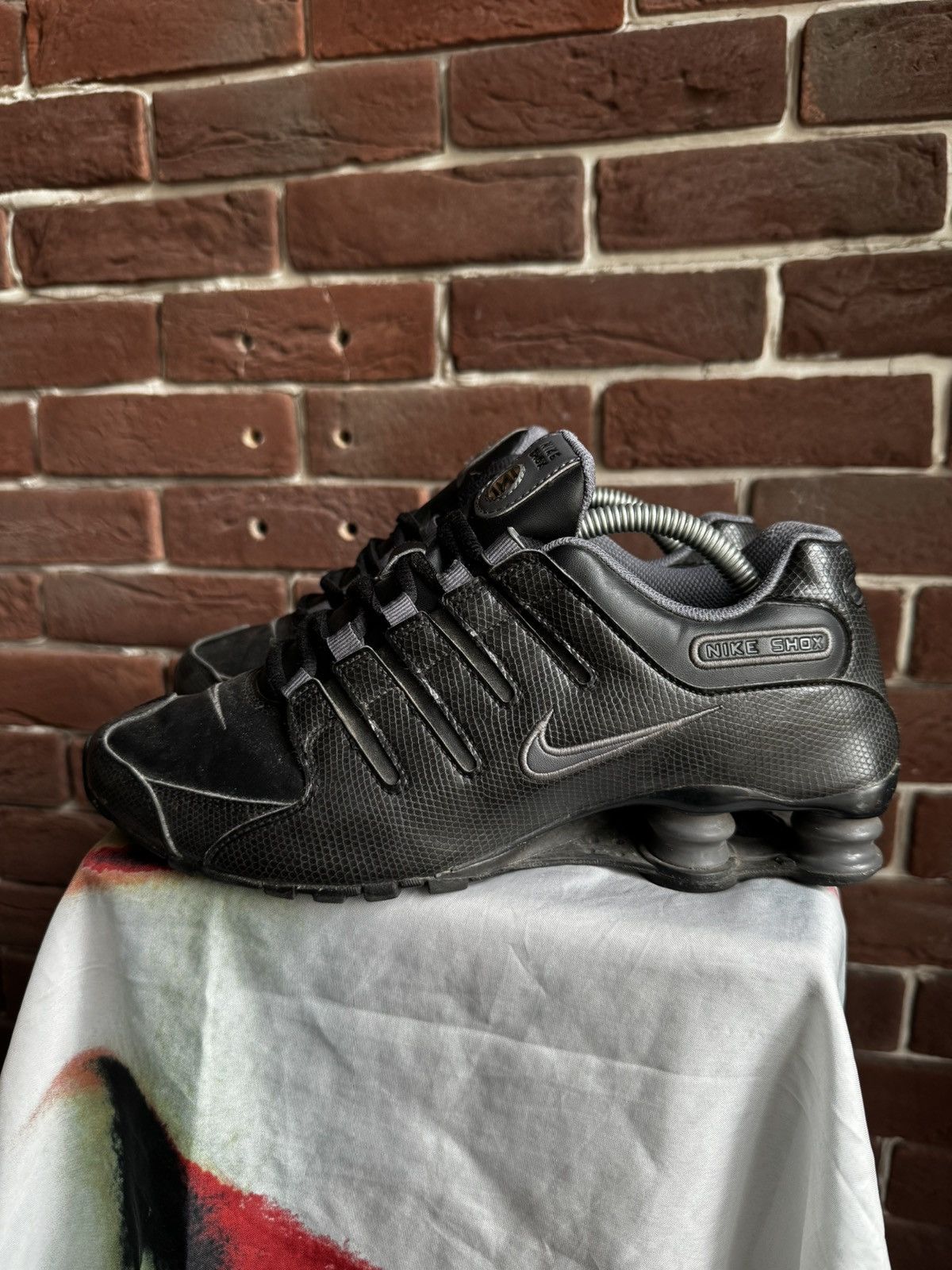 Nike 2014 Y2k Woman Nike Shox Low Sneakers Black Drip Streetwear Size US 9 / IT 39 - 2 Thumbnail