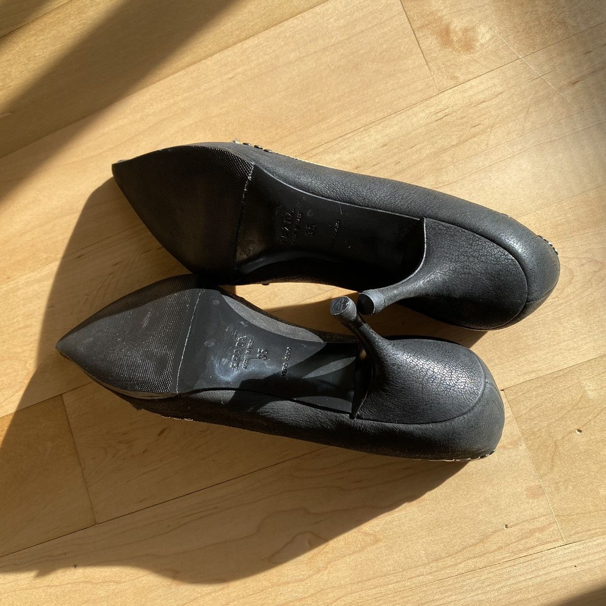 Prada × Vintage Prada 2001 Black Leather Bow Pointed Toe Pumps Size US 5 / IT 35 - 4 Thumbnail