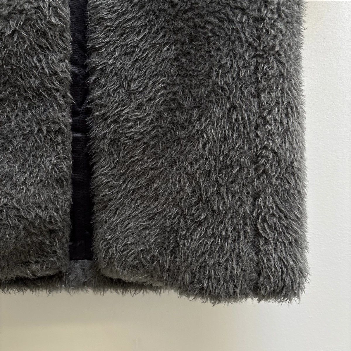 Helmut Lang FW19 Helmut Lang Layered Shaggy Fur Charcoal Robe Size M / US 6-8 / IT 42-44 - 14 Thumbnail