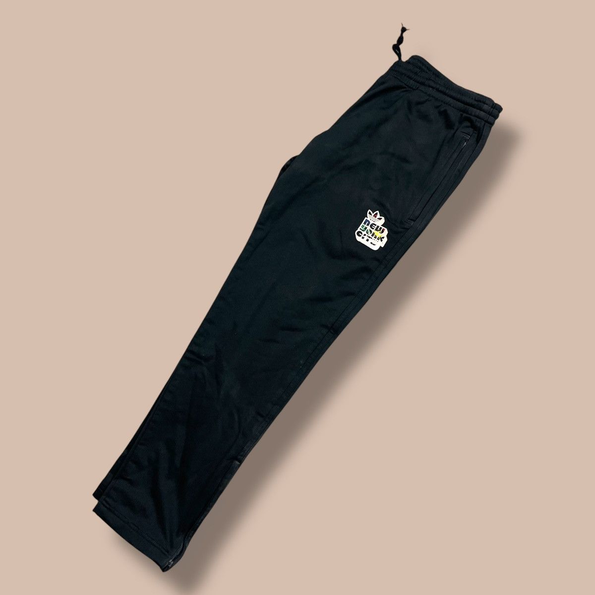 Adidas Adidas Adicolor NYC BK6 Black Series Sweatpants Size US 32 / EU 48 - 7 Thumbnail