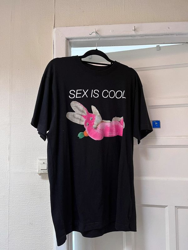 Patta Patta “Sex is Cool” Graphic T-shirt - Size L Size US L / EU 52-54 / 3 - 1 Thumbnail